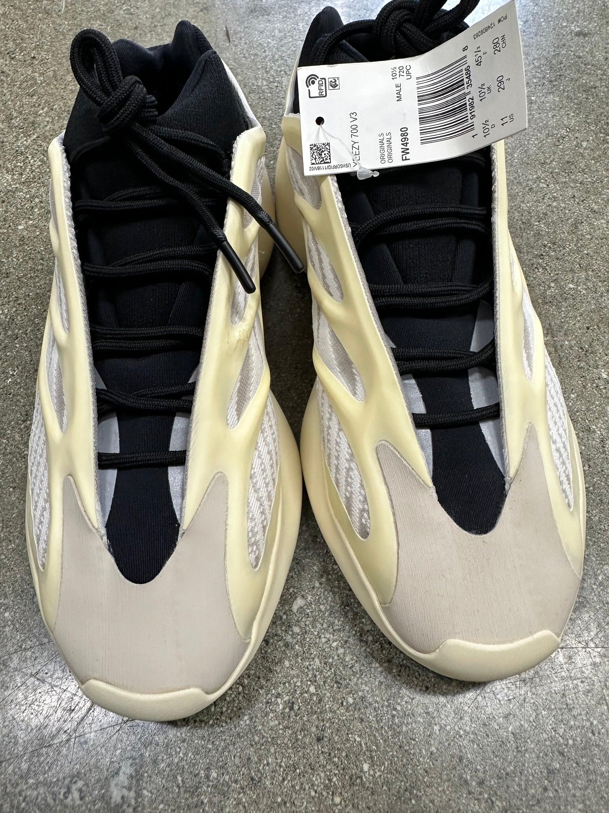 YEEZY BOOST 700 V3 AZAEL - SIZE 11 (WORN)