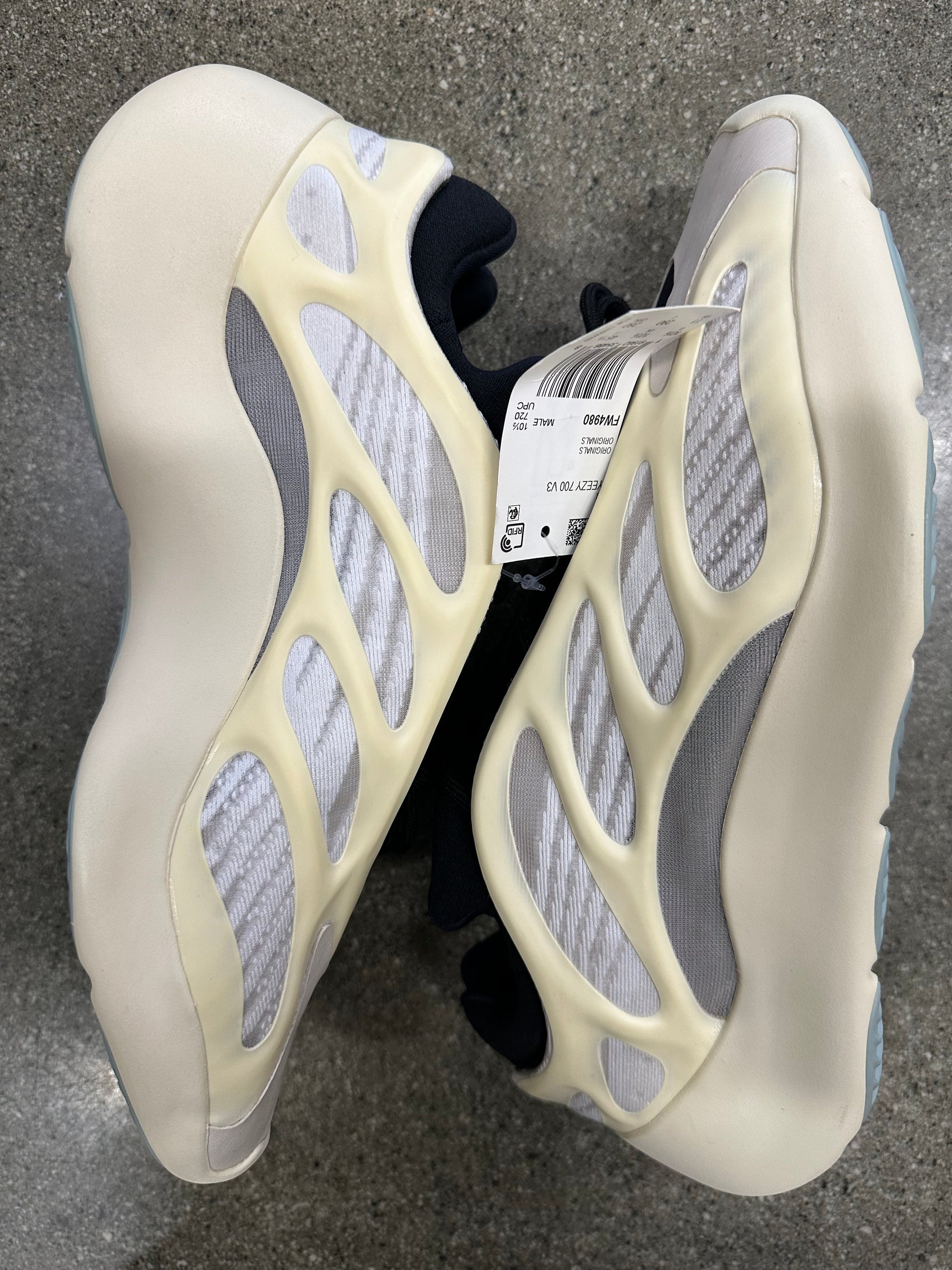 YEEZY BOOST 700 V3 AZAEL - SIZE 11 (WORN)