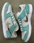 SB DUNK LOW PRO QS APRIL SKATEBOARDS - SIZE 10 (WORN)