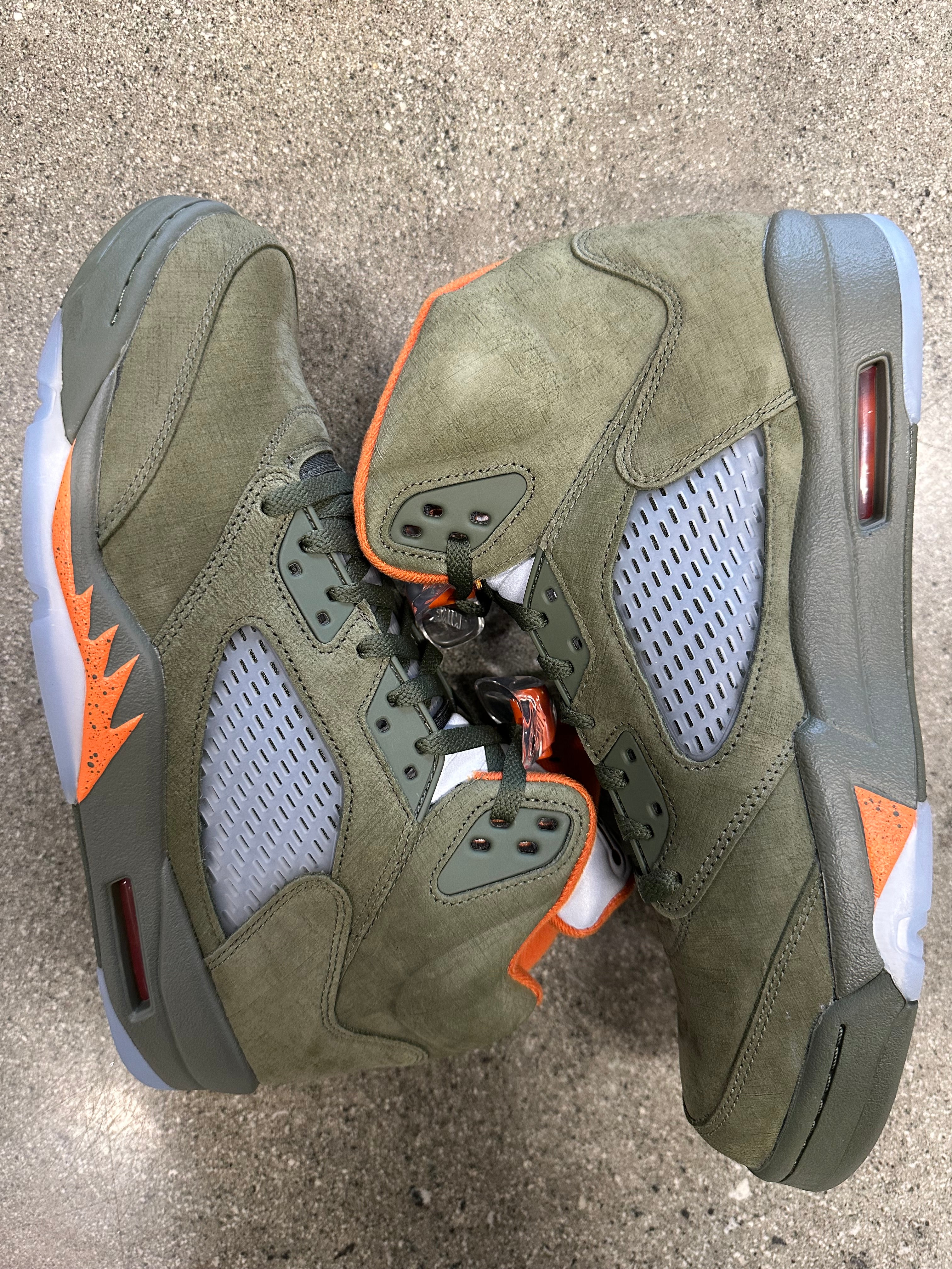 靴 AIR JORDAN5 Olive Jordan Kids Air Jordan 5 