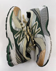 NEW BALANCE AIME LEON DORE 860 V2 GREEN - SIZE 8.5 (WORN)