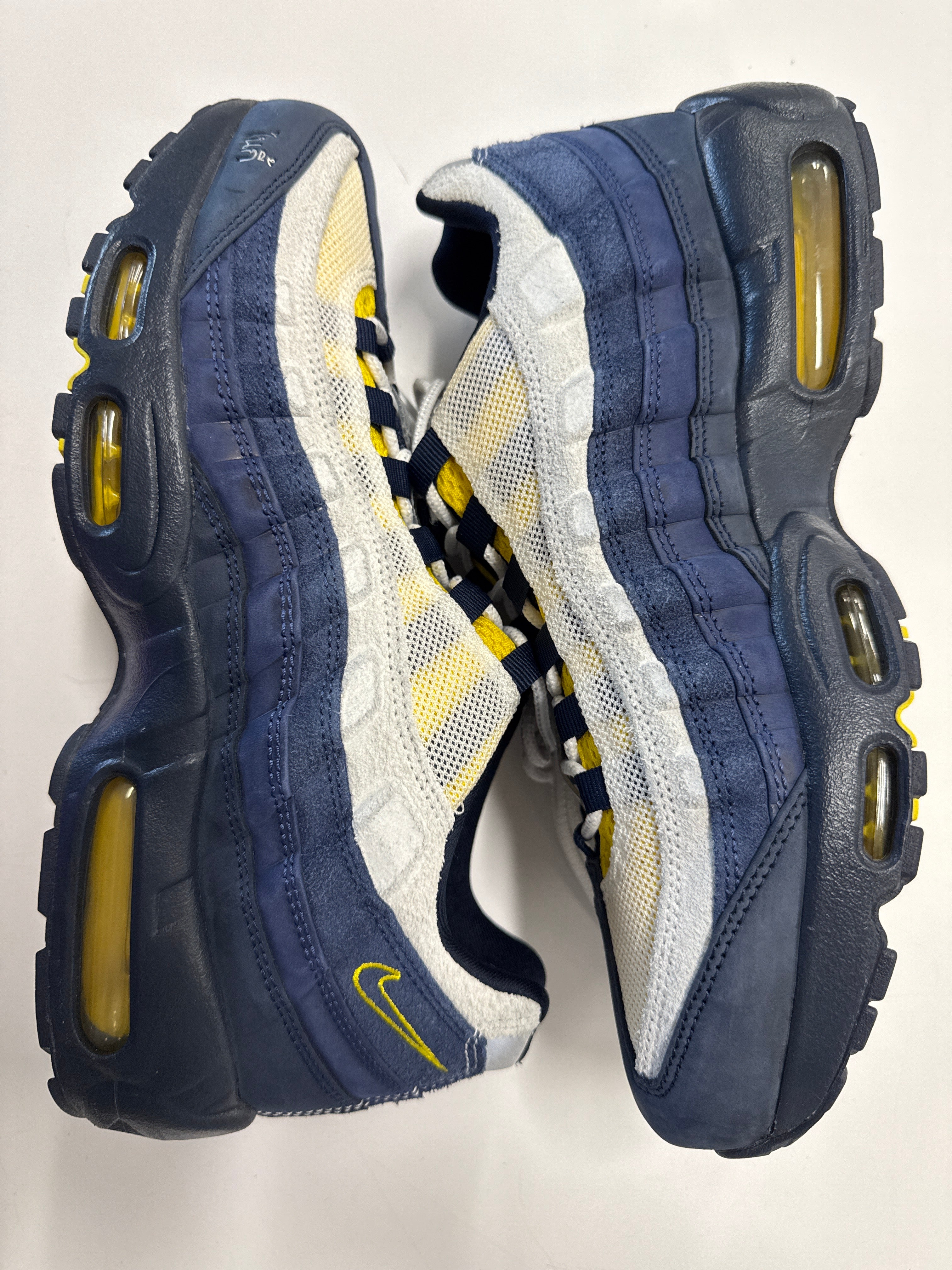 blue and yellow airmax 95