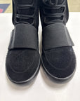 YEEZY BOOST 750 BLACK - SIZE 8 (WORN)