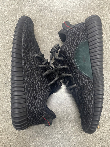 2023 YEEZY BOOST 350 V2 PIRATE BLACK SIZE 10.5 (WORN - REPLACEMENT BOX)