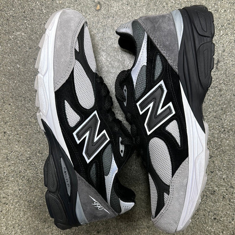 NEW BALANCE 990V3 DTLR GRE3YSCALE SIZE 9.5 (WORN)