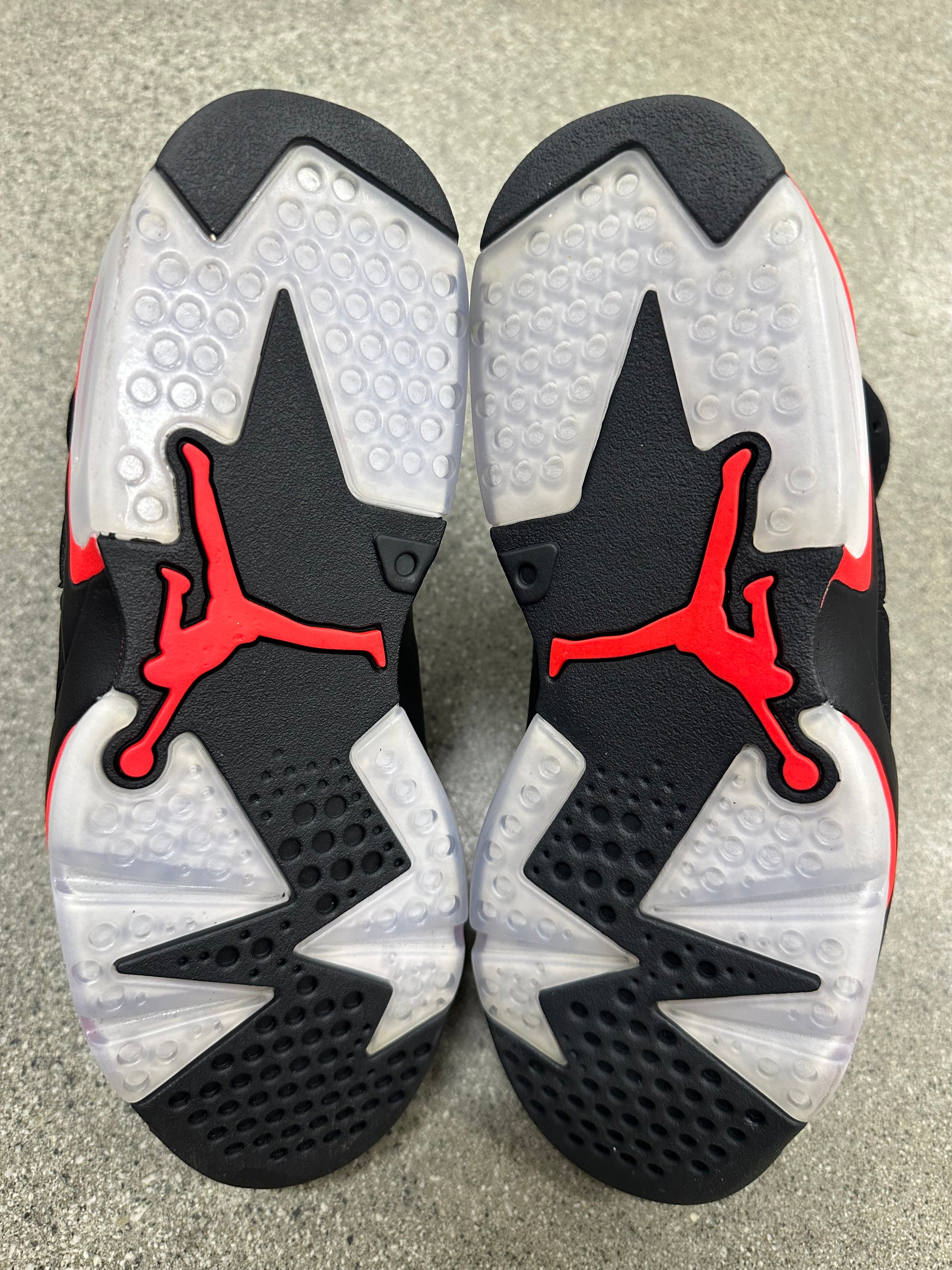 AIR JORDAN 6 BLACK INFARED 2019 - SIZE 9 (WORN)