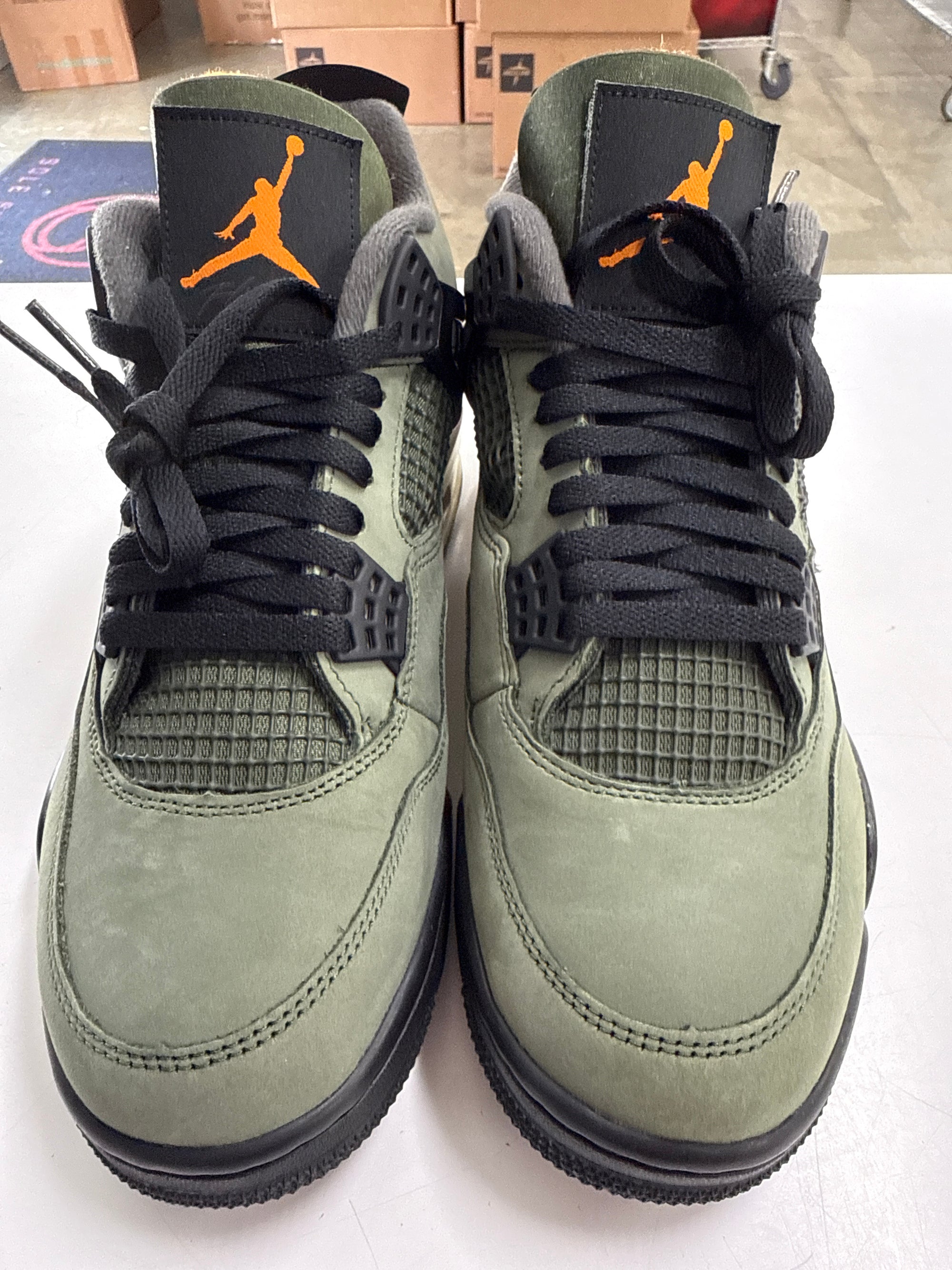 AIR JORDAN 4 UNDEFEATED - SIZE 9 (WORN) - SUPER CLEAN