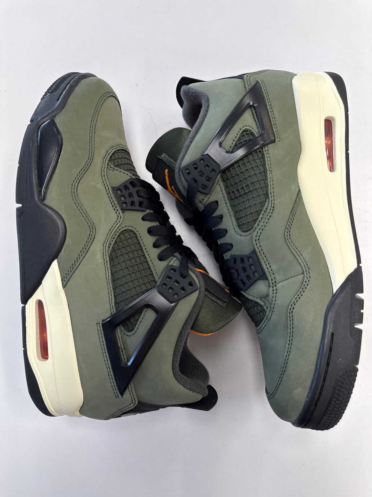 AIR JORDAN 4 UNDEFEATED 2025 - SIZE 9.5 (WORN)