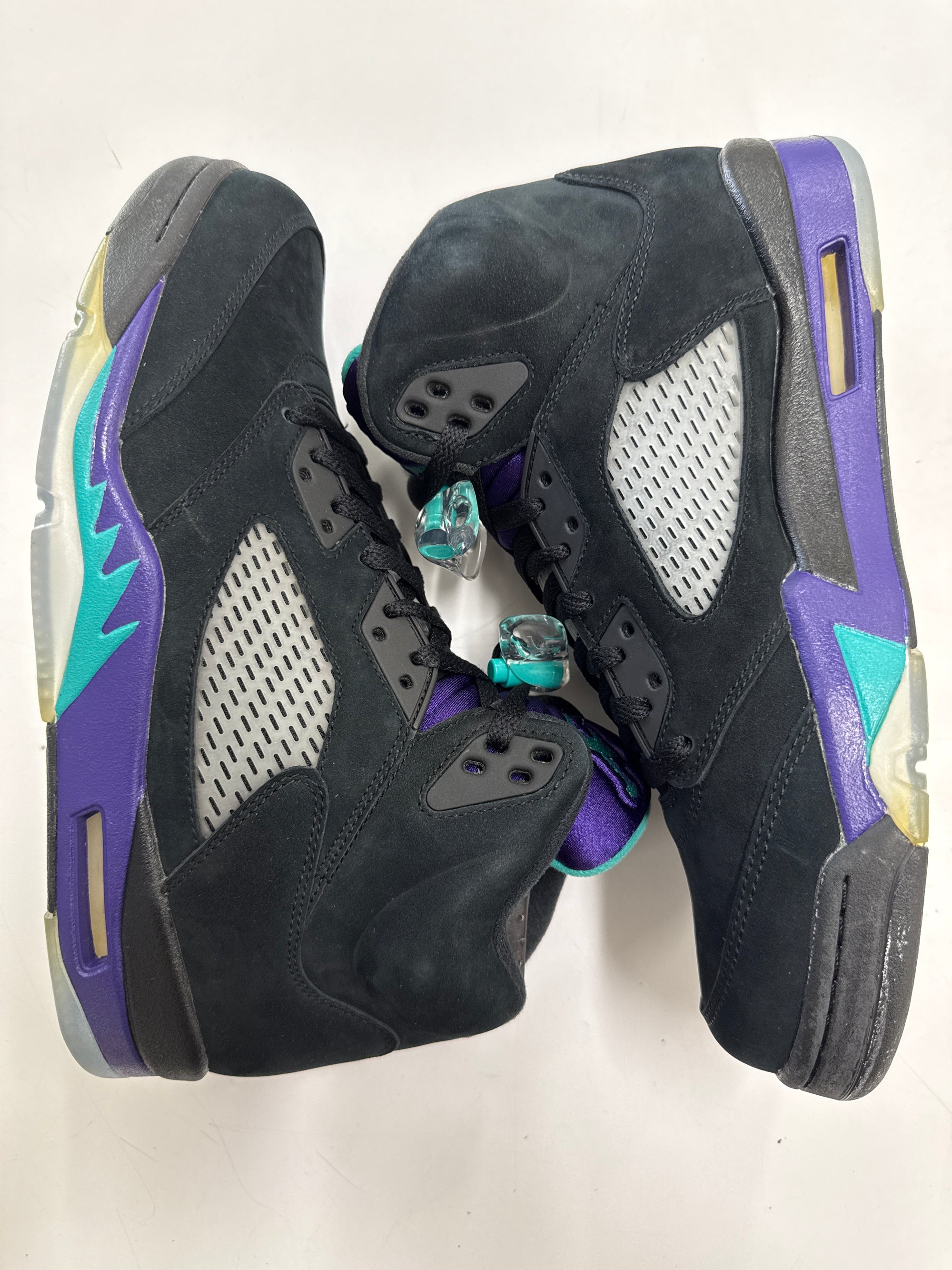 AIR JORDAN 5 BLACK GRAPE 2013 - SIZE 10.5 (WORN)