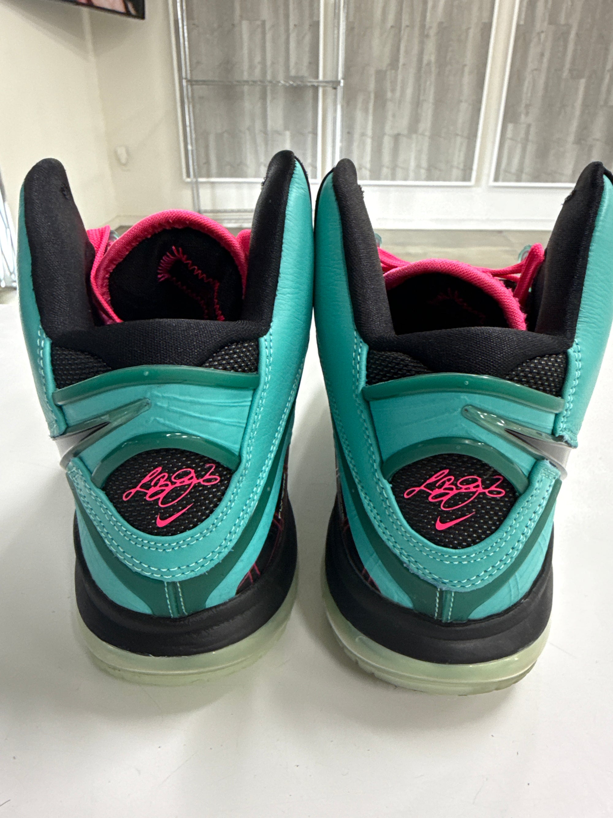 LEBRON 8 SOUTH BEACH 2021 - SIZE 11 (WORN)