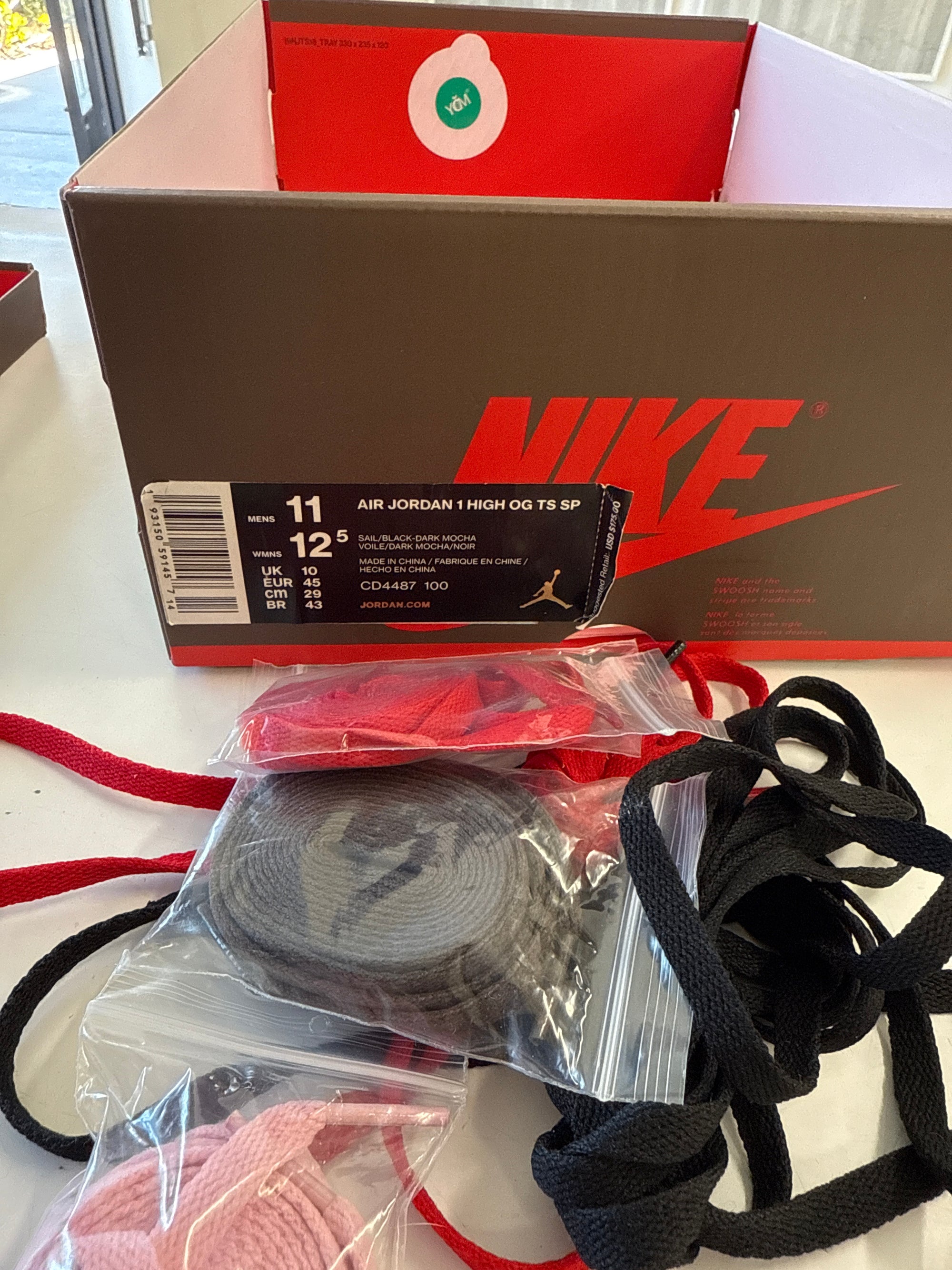 AIR JORDAN 1 HIGH TRAVIS SCOTT MOCHA - SIZE 11 (WORN)
