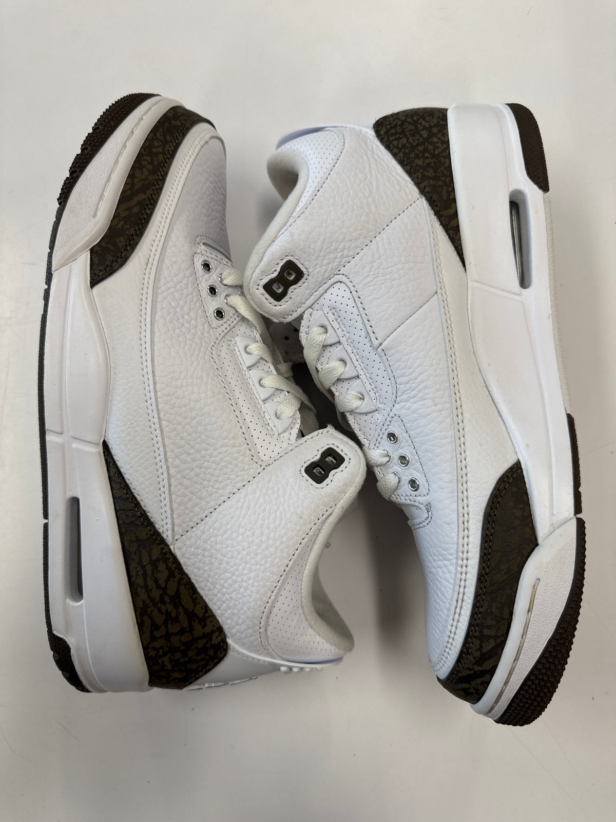 AIR JORDAN 3 MOCHA 2018 - SIZE 10.5 (WORN)