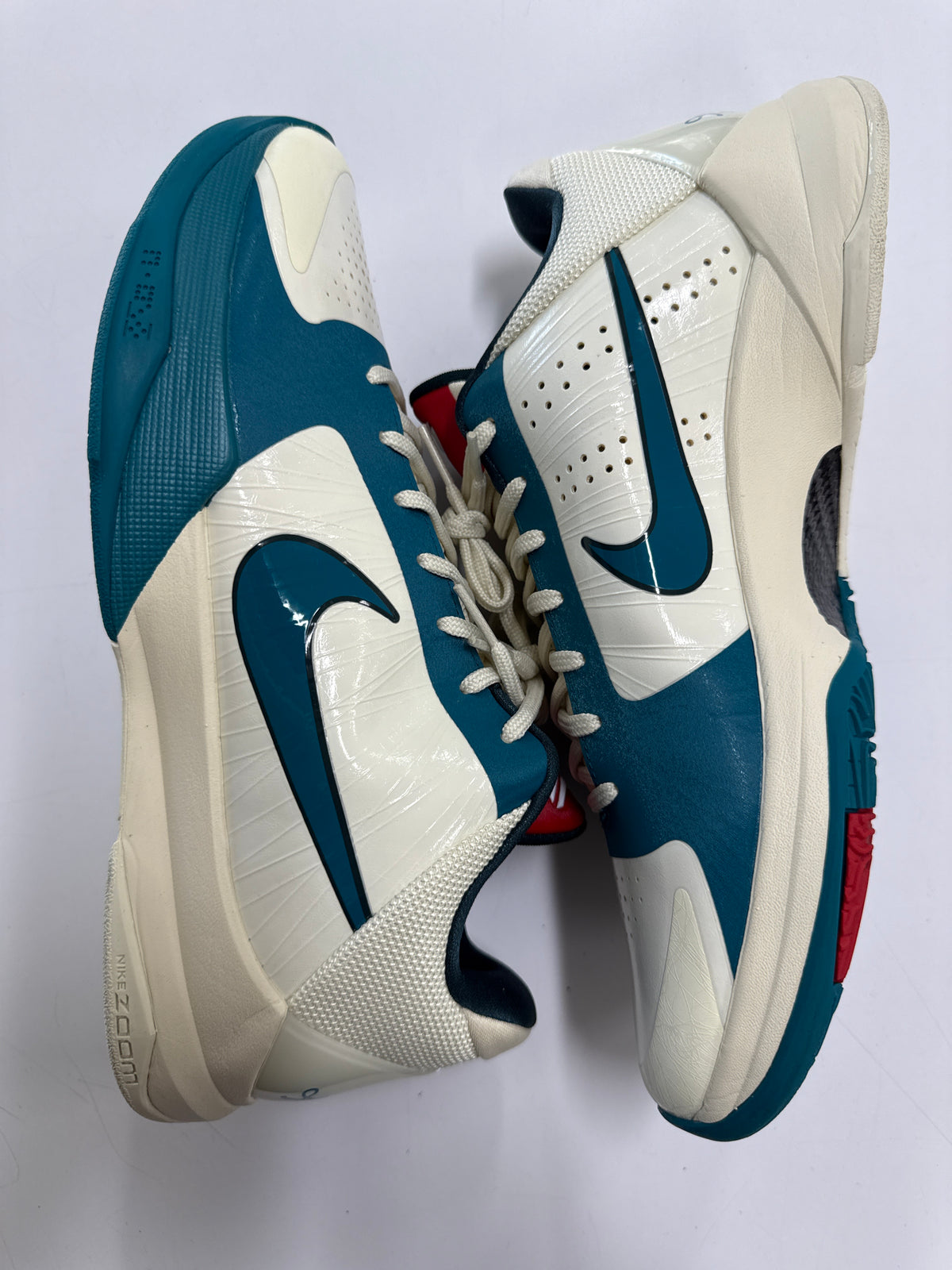 KOBE 5 PROTRO CAITLIN CLARK COCONUT MILK SPRUCE - SIZE 10 (WORN)