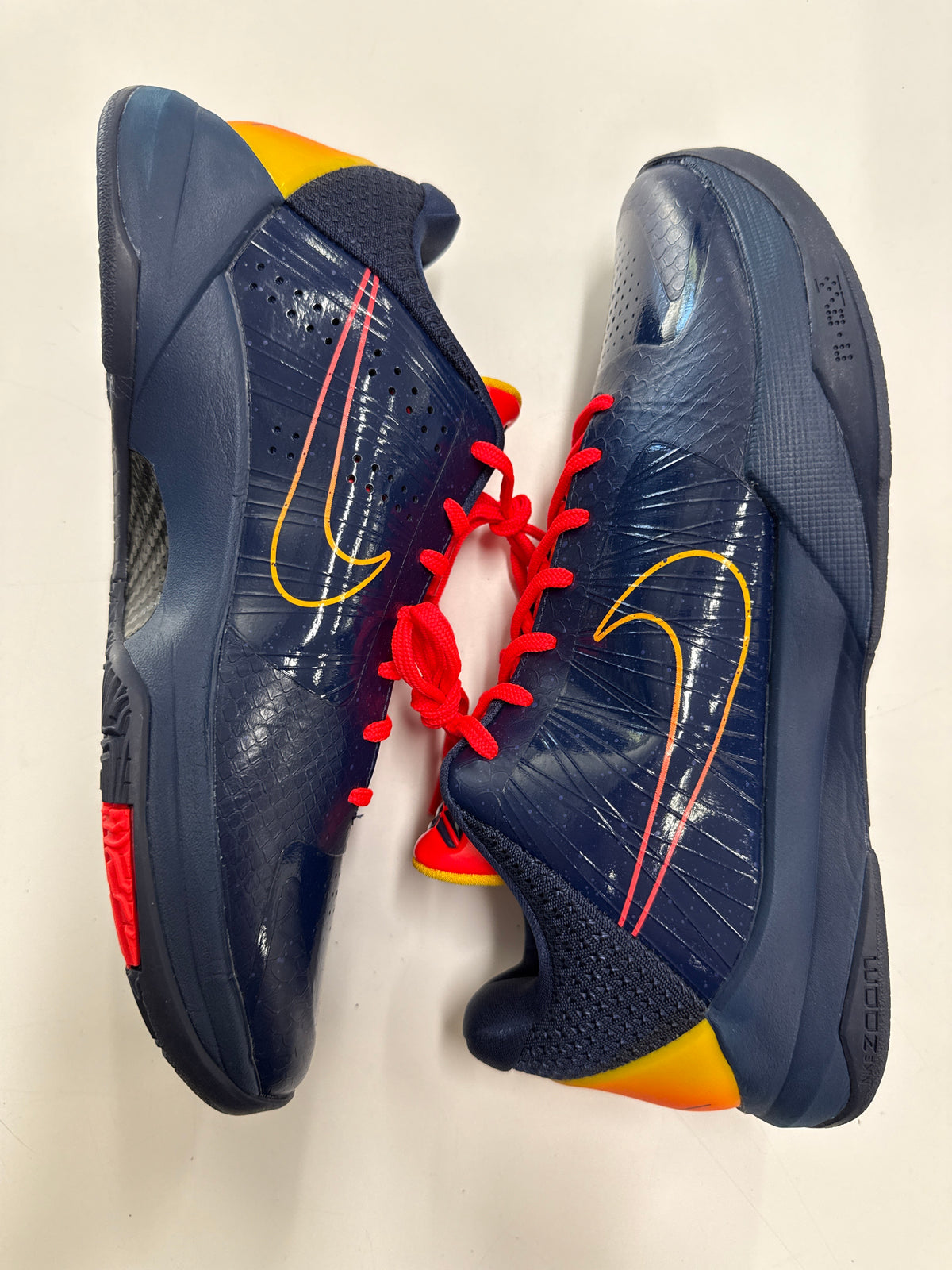 KOBE 5 PROTRO CAITLIN CLARK INDIANA FEVER - SIZE 10 (WORN) - SUPER CLEAN