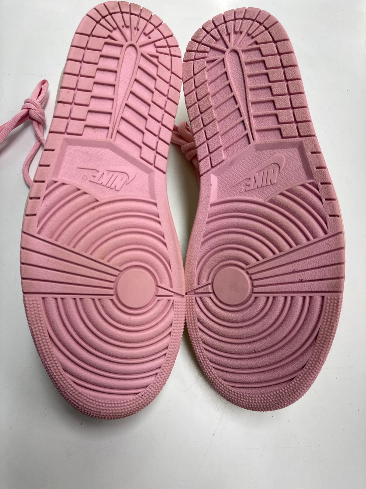 AIR JORDAN 1 LOW TRAVIS SCOTT SHY PINK - SIZE 10.5 (WORN)