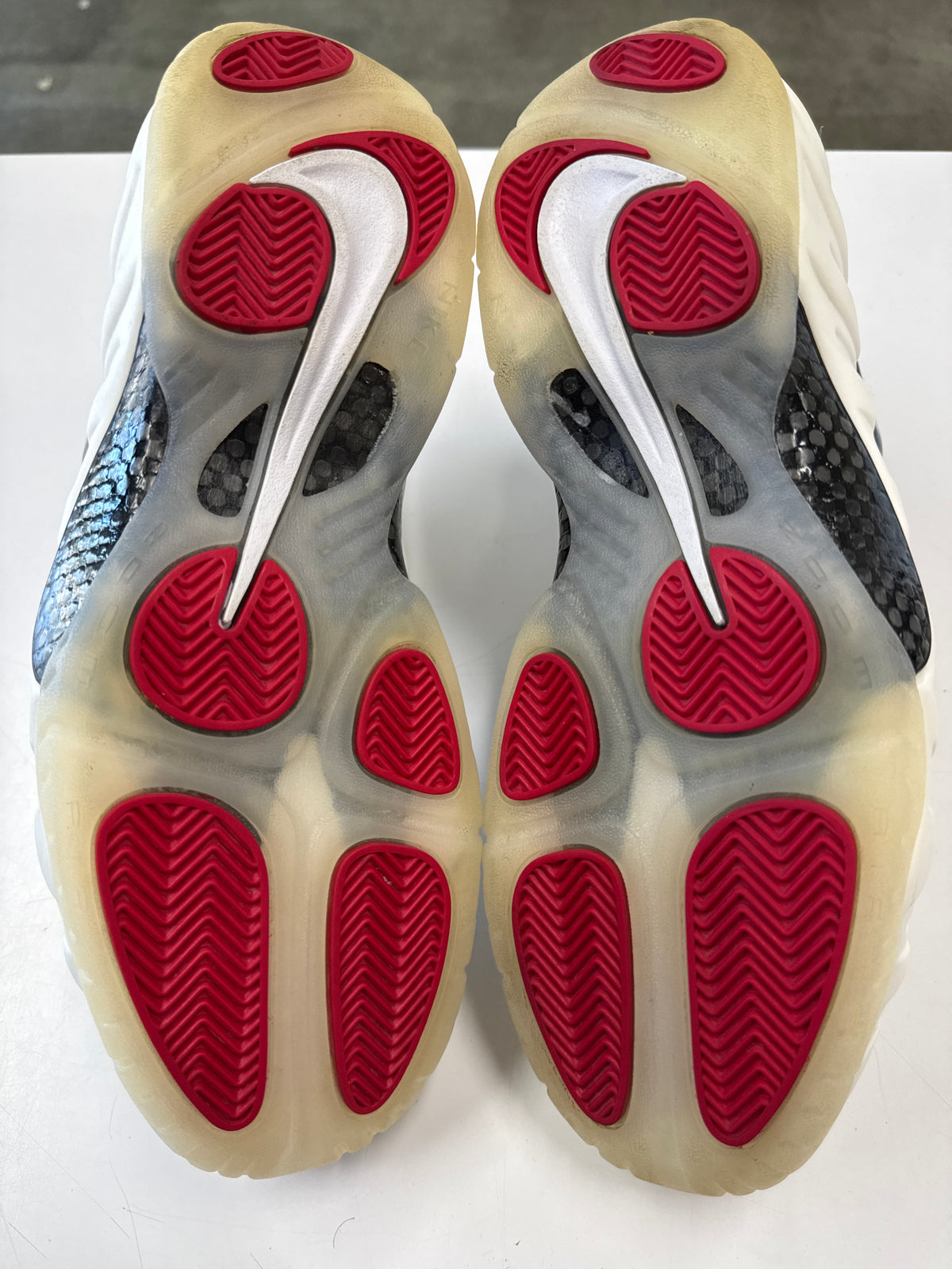 AIR FOAMPOSITE PRO PEARL 2025 - SIZE 13 (WORN)