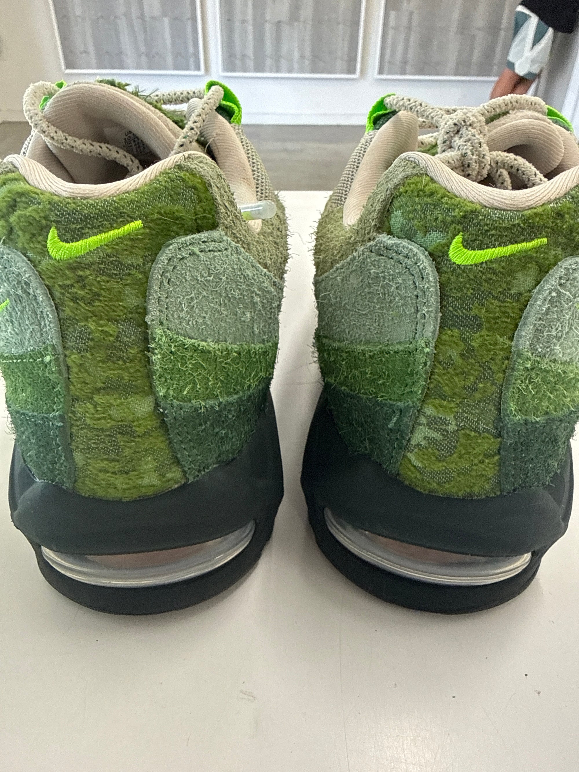 AIR MAX 95 BIG BUBBLE DUCKS OF A FEATHER OREGON DUCKS THE WOODS - SIZE 10.5 (WORN)