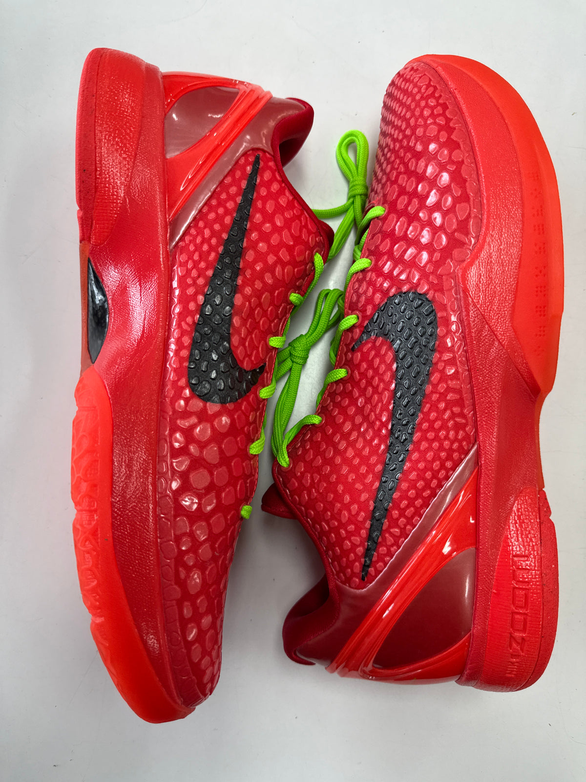 KOBE 6 PROTRO REVERSE GRINCH - SIZE 13 (WORN) - SUPER CLEAN
