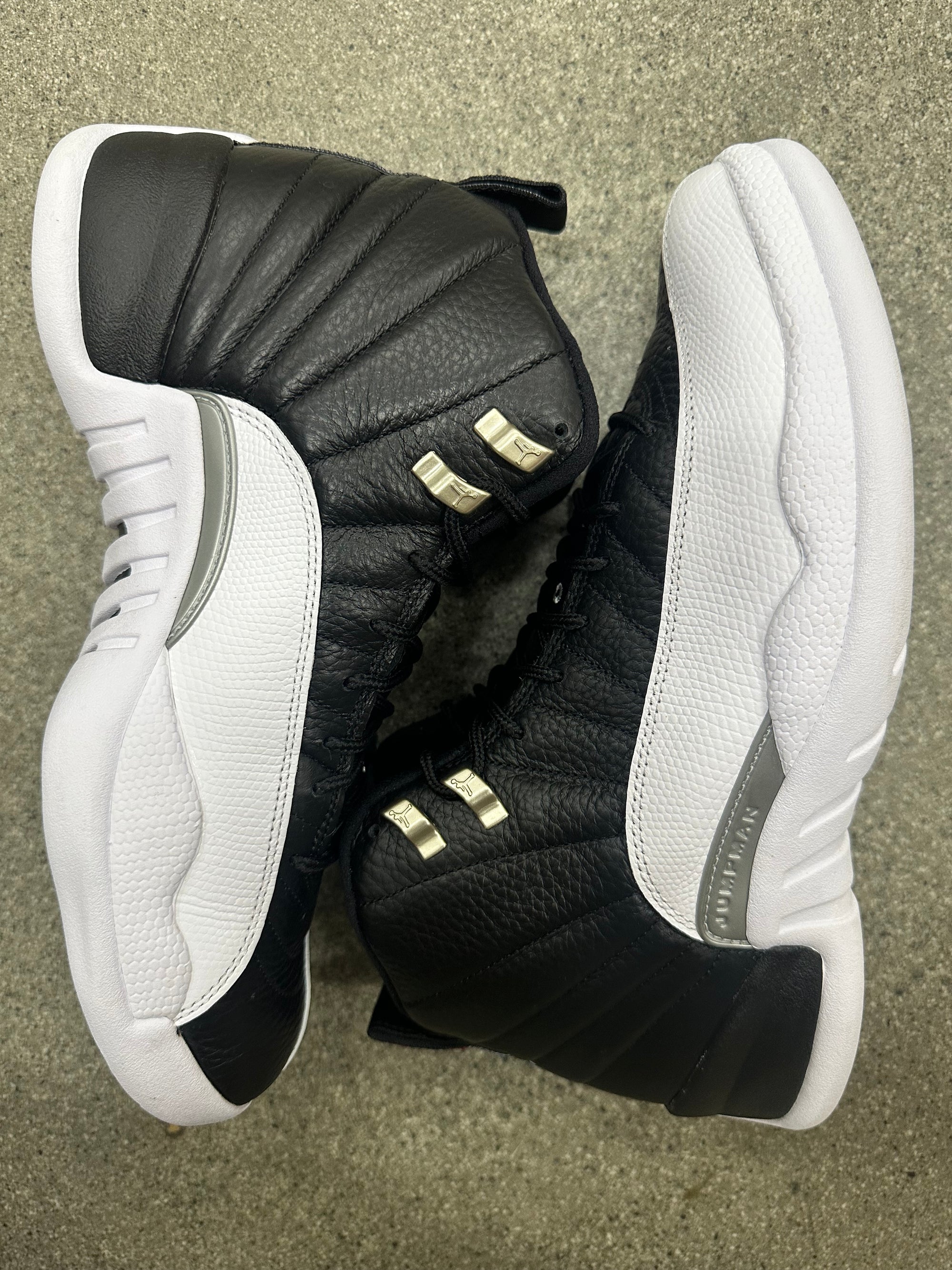AIR JORDAN 12 PLAYOFFS - SIZE 10.5 (WORN)