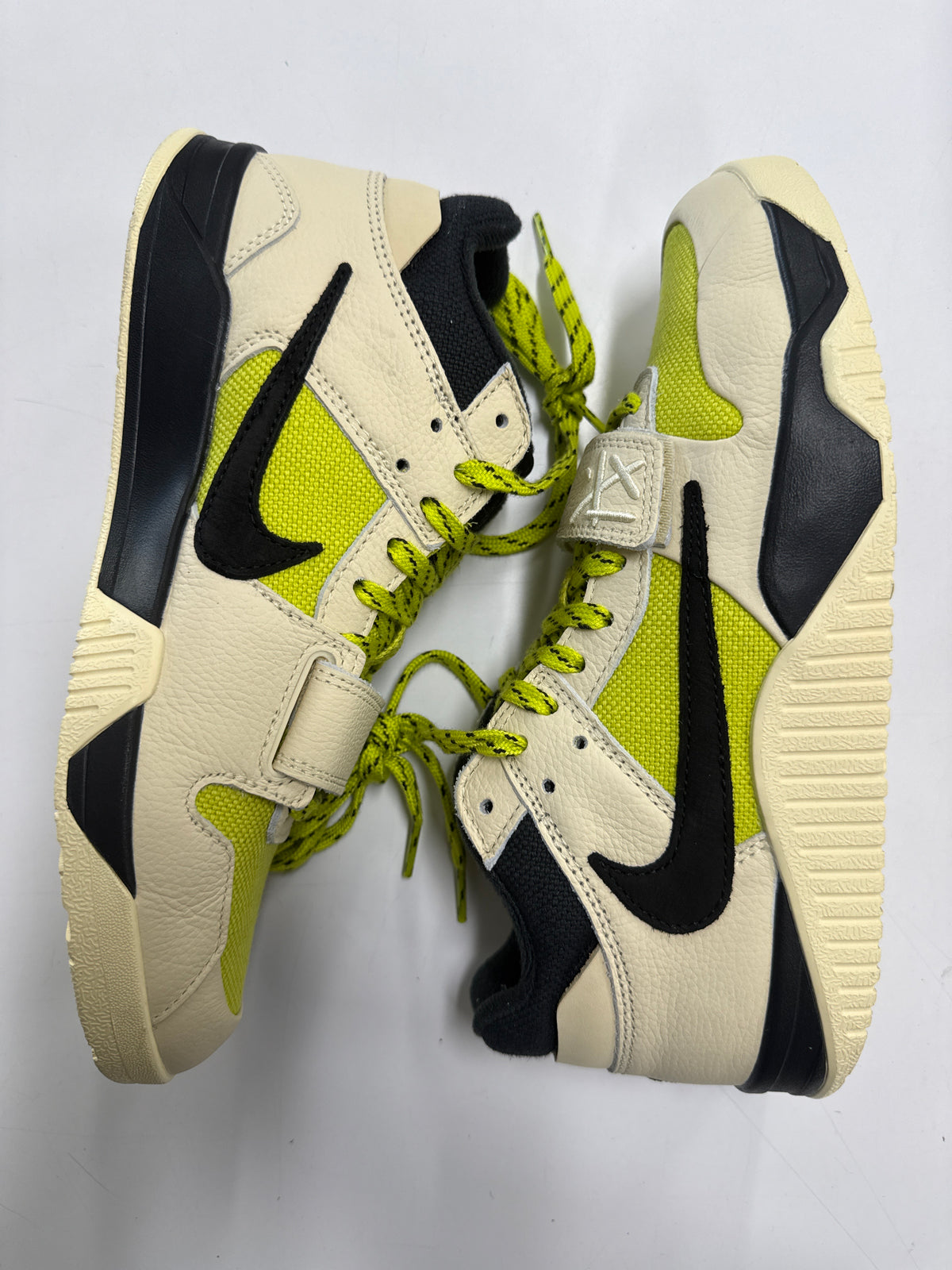 JORDAN JUMPMAN JACK TRAVIS SCOTT BRIGHT CACTUS - SIZE 8 (WORN)