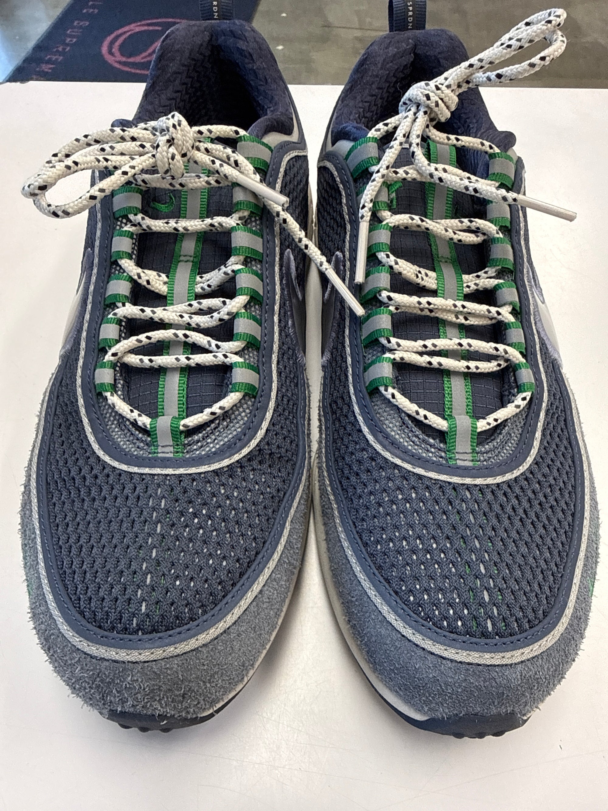 AIR ZOOM SPIRIDON UNDEFEATED THUNDER BLUE - SIZE 8.5 (WORN)