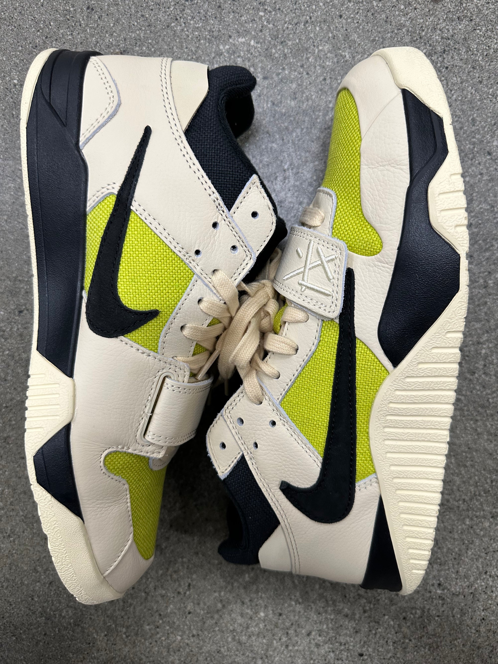 JUMPMAN JACK TRAVIS SCOTT BRIGHT CACTUS - SIZE 11 (WORN)