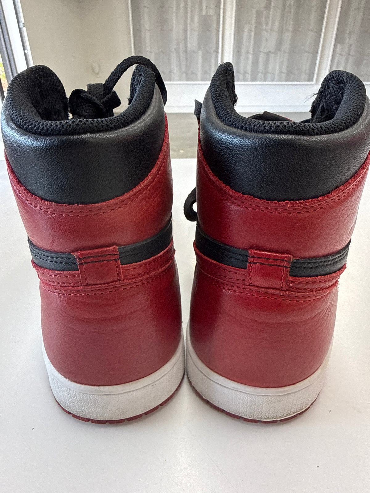 AIR JORDAN 1 HIGH BRED 2016 - SIZE 9.5 (WORN)
