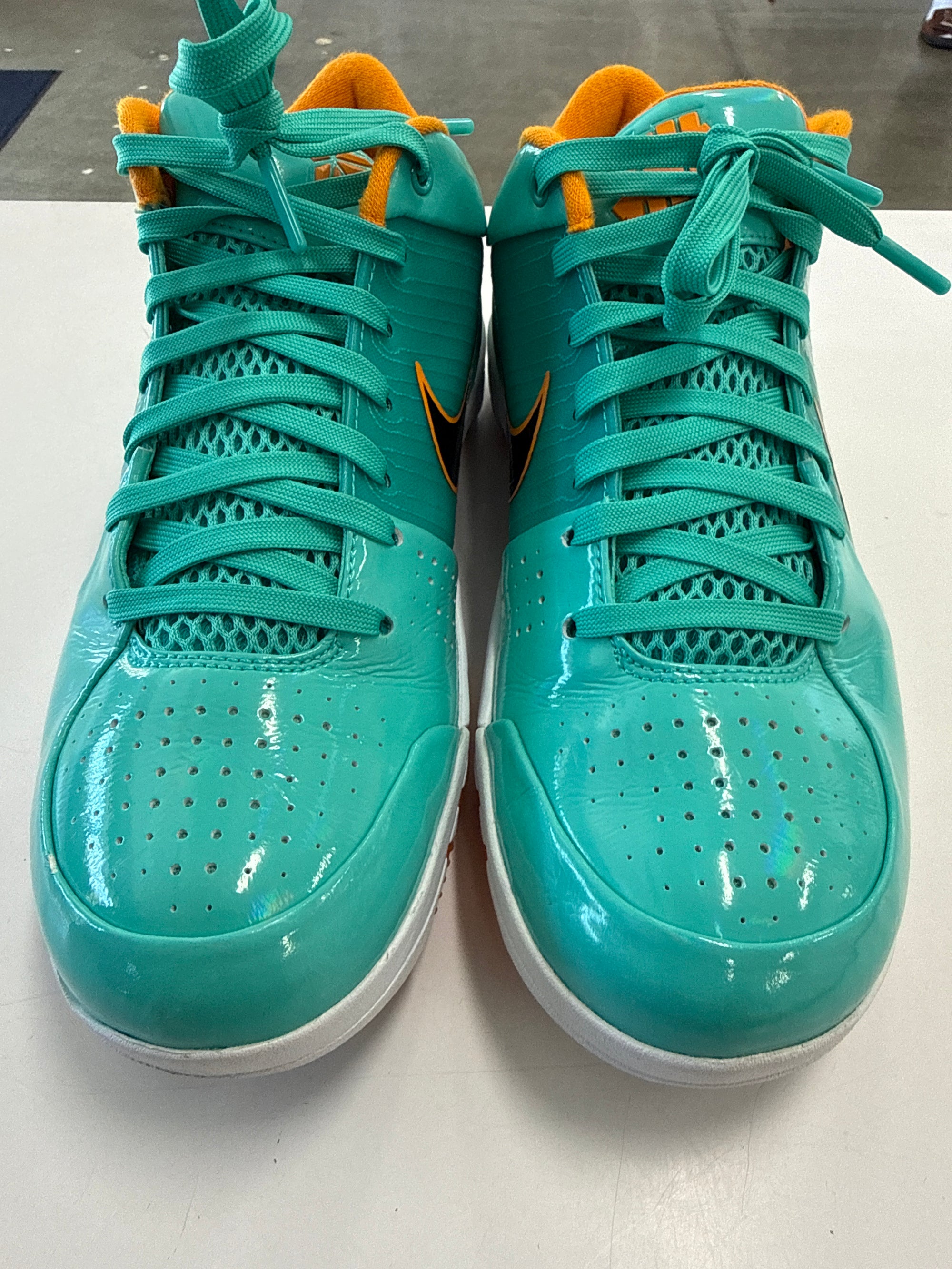 KOBE 4 PROTRO UNDFTD SAN ANTONIO SPURS - SIZE 10 (WORN)