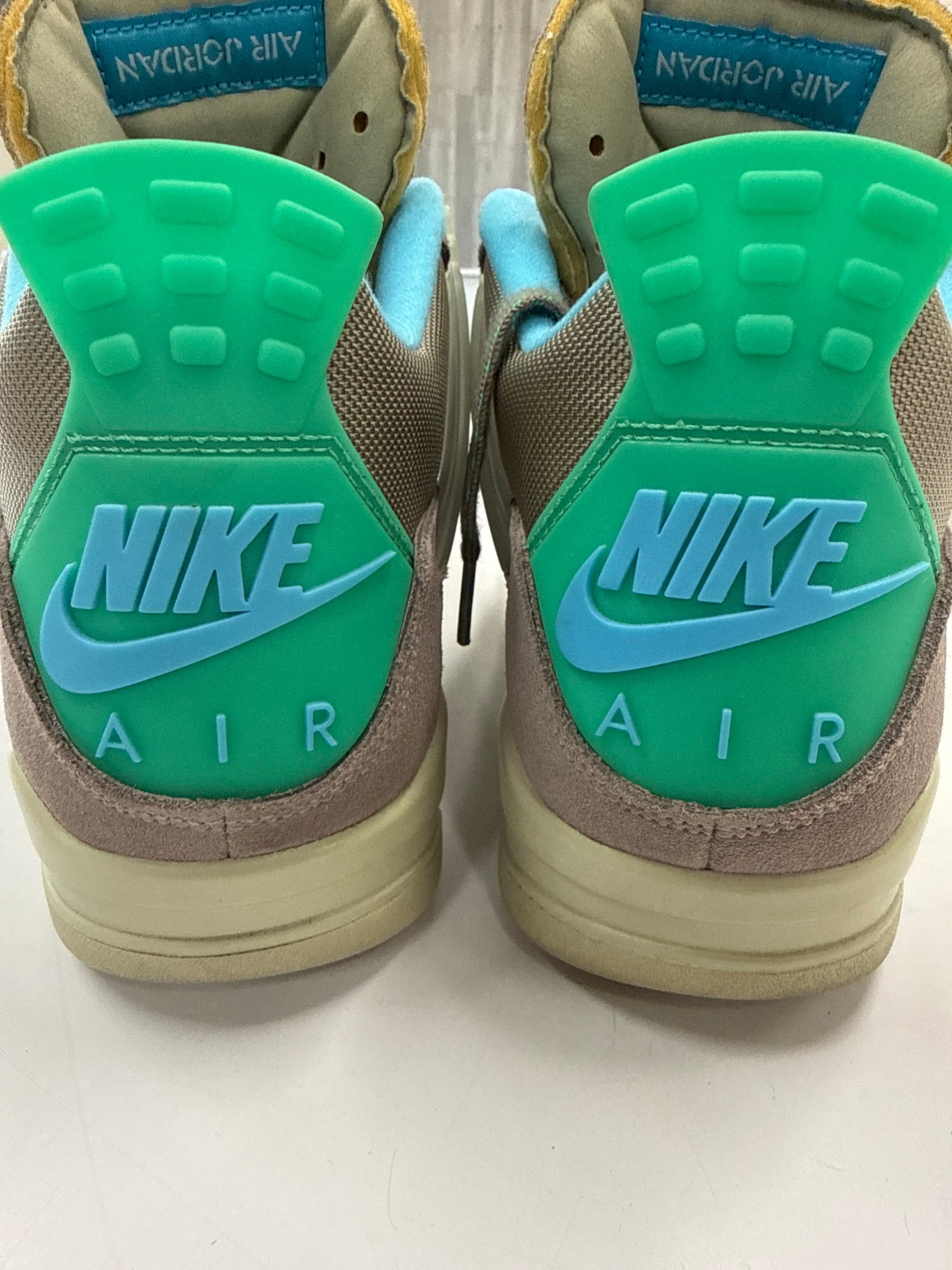 AIR JORDAN 4 UNION TAUPE - SIZE 11 (WORN)