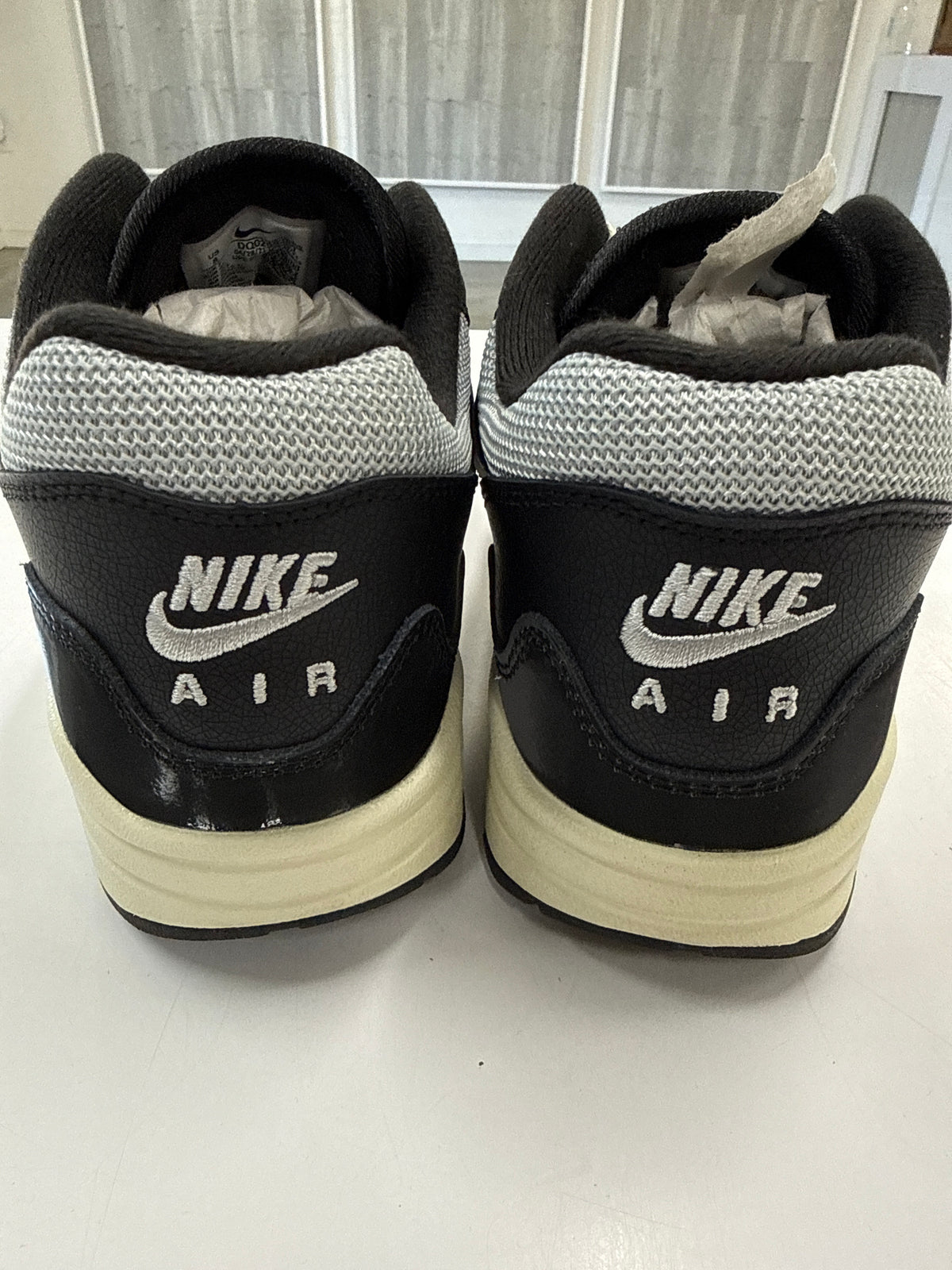 AIR MAX 1 PATTA WAVES BLACK - SIZE 8 (WORN)