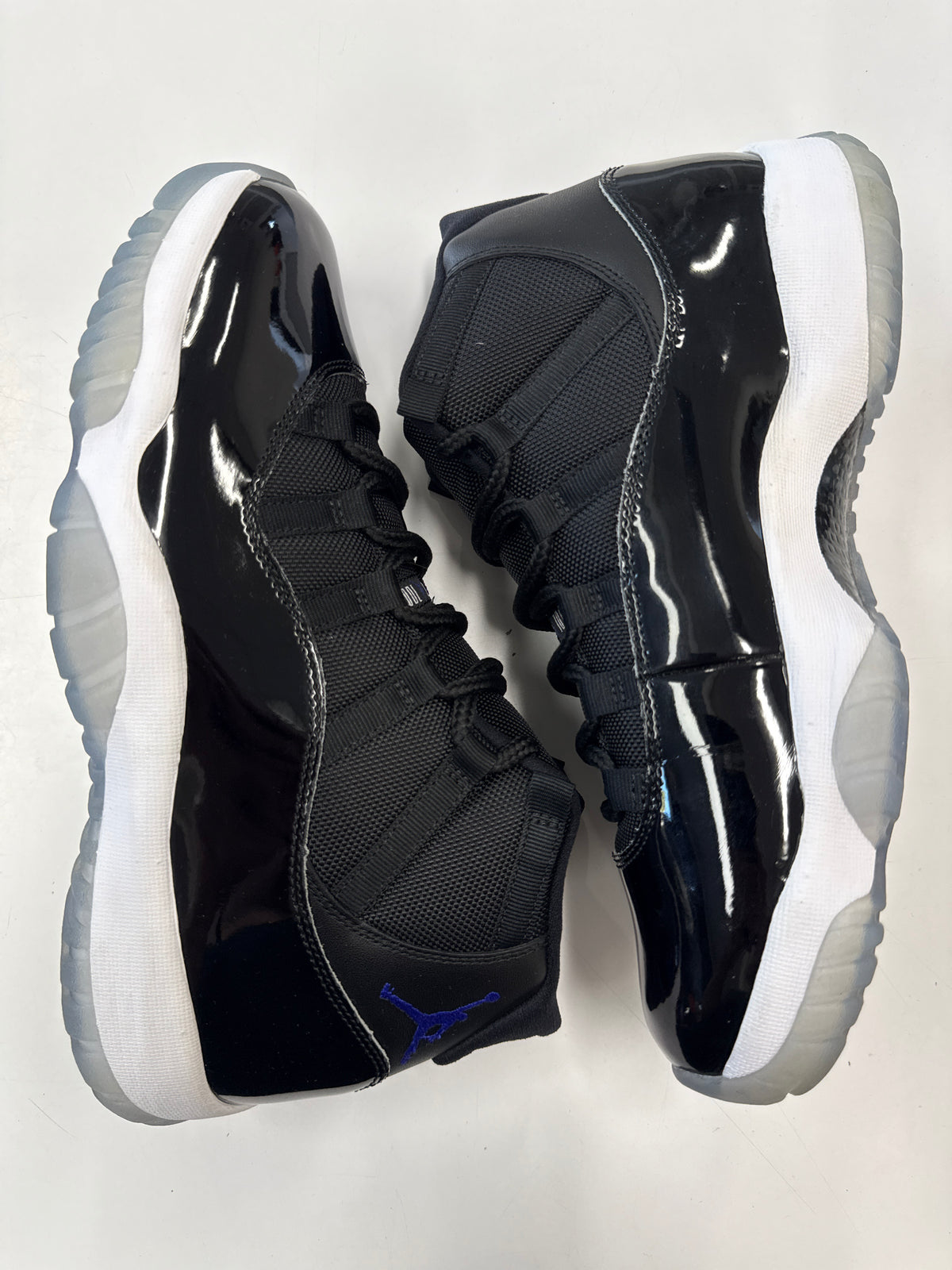 AIR JORDAN 11 SPACE JAM 2016 - SIZE 10.5 (WORN)