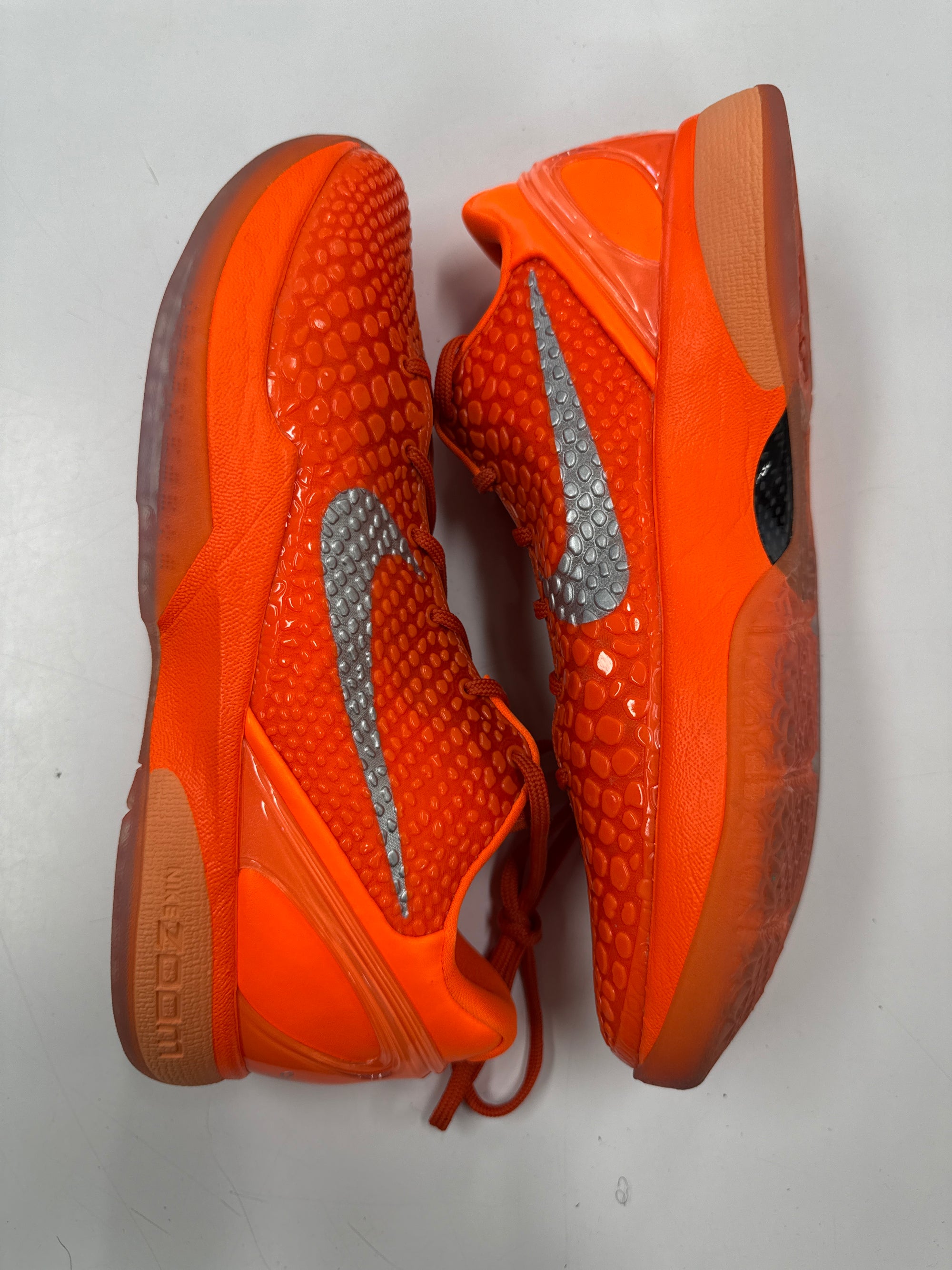 KOBE 6 PROTRO TOTAL ORANGE - SIZE 10.5 (WORN)