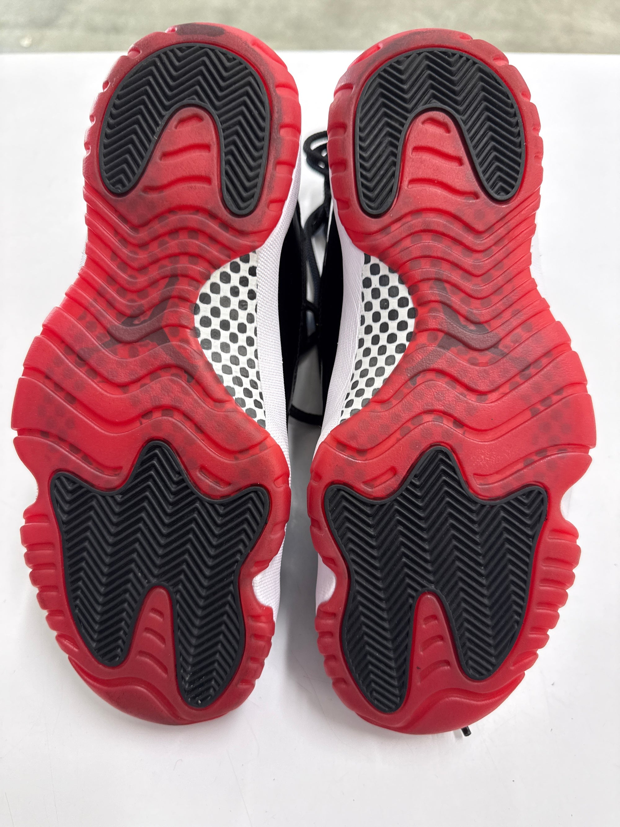 AIR JORDAN 11 BRED 2019 - SIZE 10 (WORN) - SUPER CLEAN