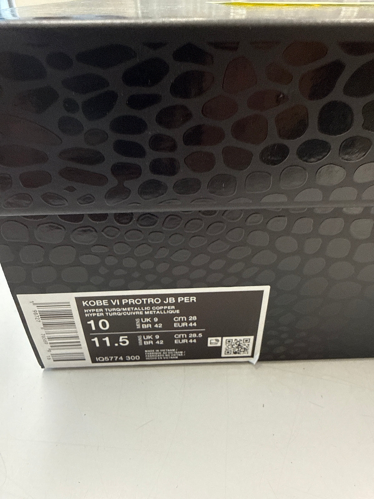 KOBE 6 PROTRO JALEN BRUNSON STATUE OF LIBERTY - SIZE 10 (WORN)