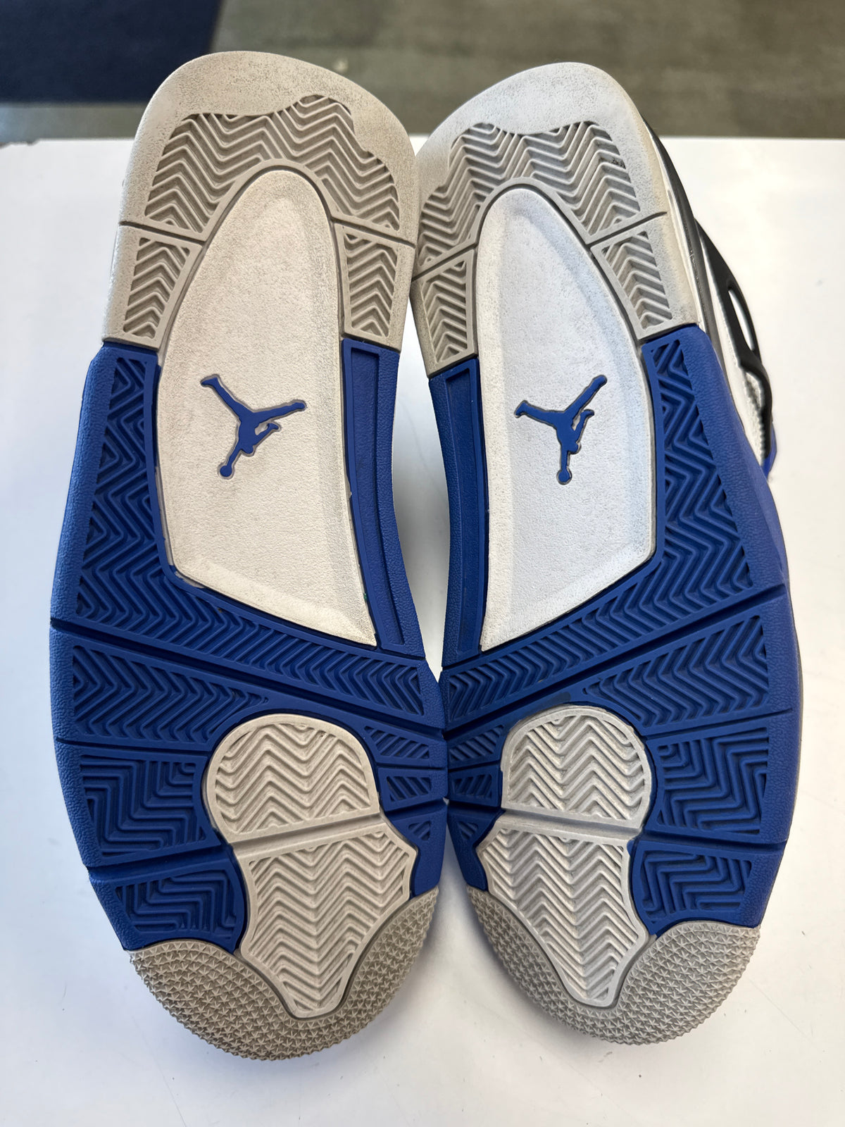 AIR JORDAN 4 MOTORSPORTS 2017 - SIZE 10.5 (WORN)