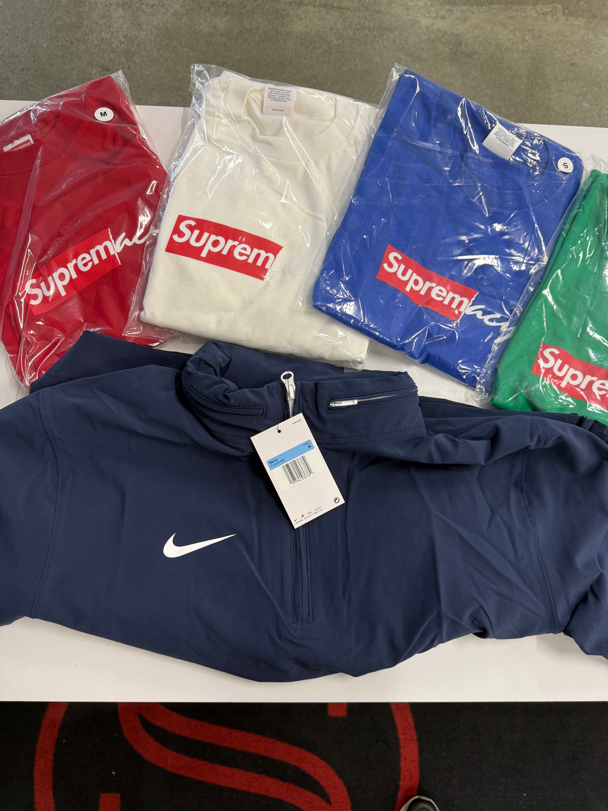 FREE GIFT (WORN DROP)