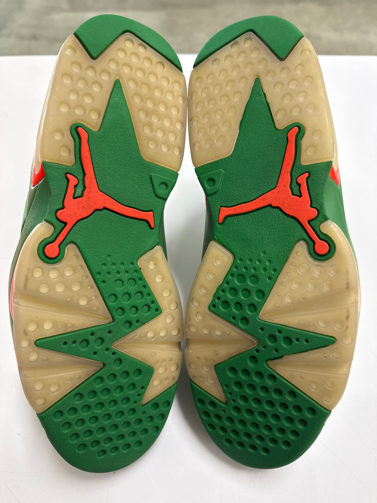 AIR JORDAN 6 GATORADE GREEN - SIZE 9.5 (WORN)