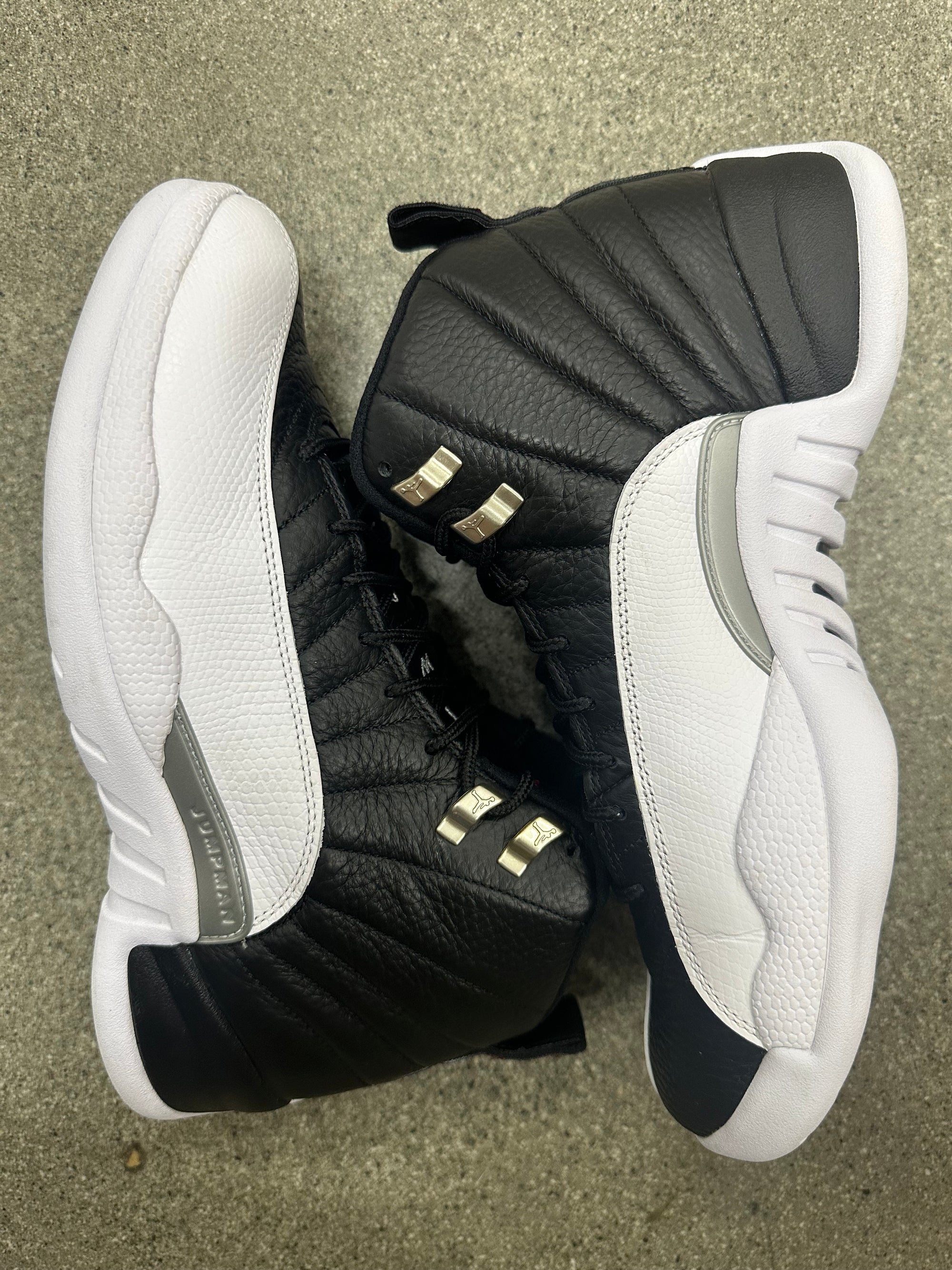 AIR JORDAN 12 PLAYOFFS - SIZE 10.5 (WORN)