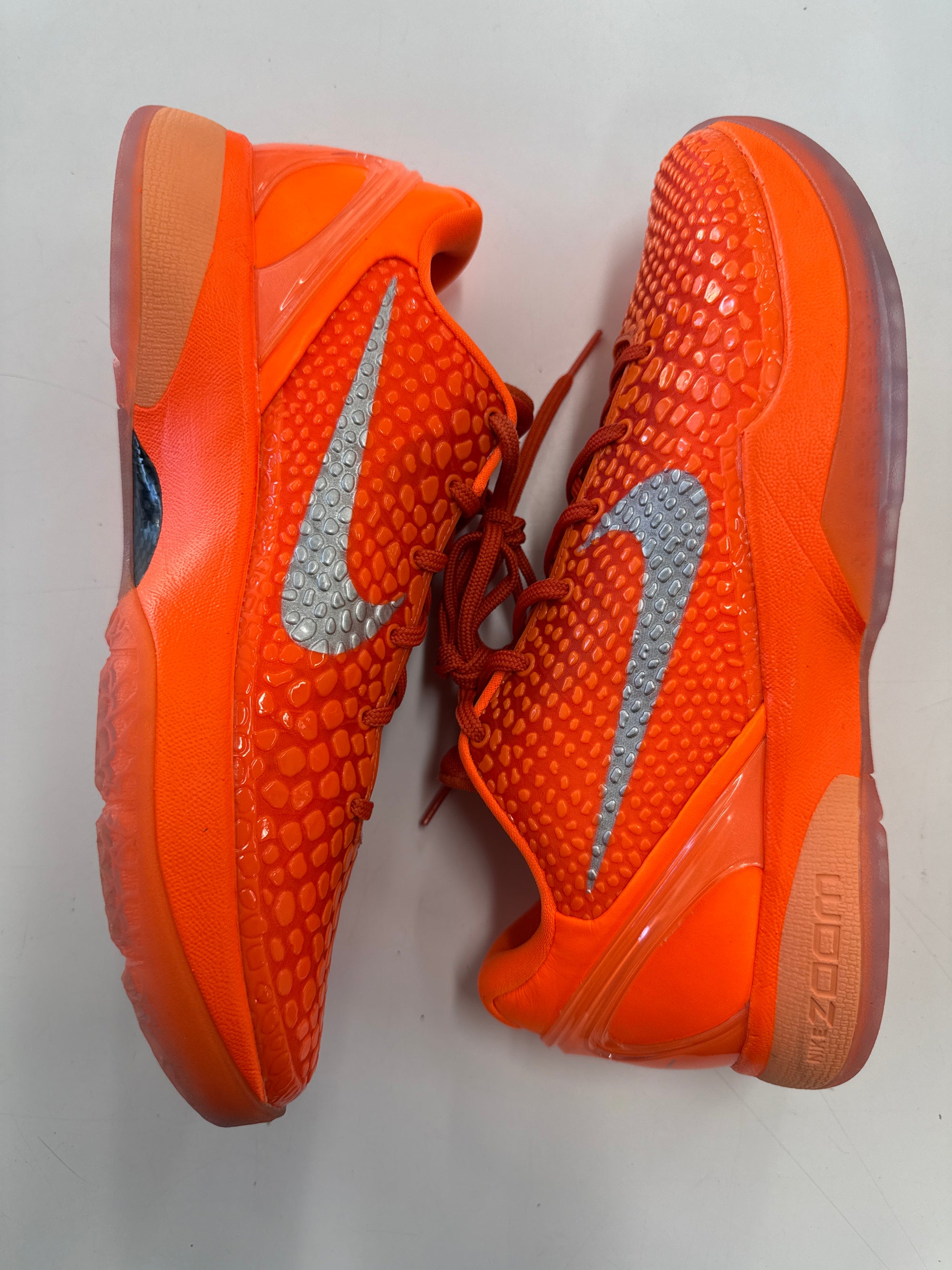 KOBE 6 PROTRO TOTAL ORANGE - SIZE 9.5 (WORN)