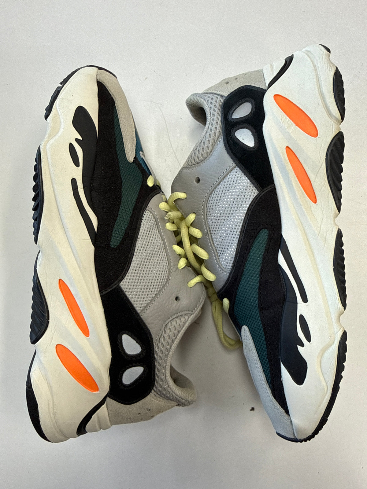 YEEZY BOOST 700 WAVE RUNNER - SIZE 9 (WORN)