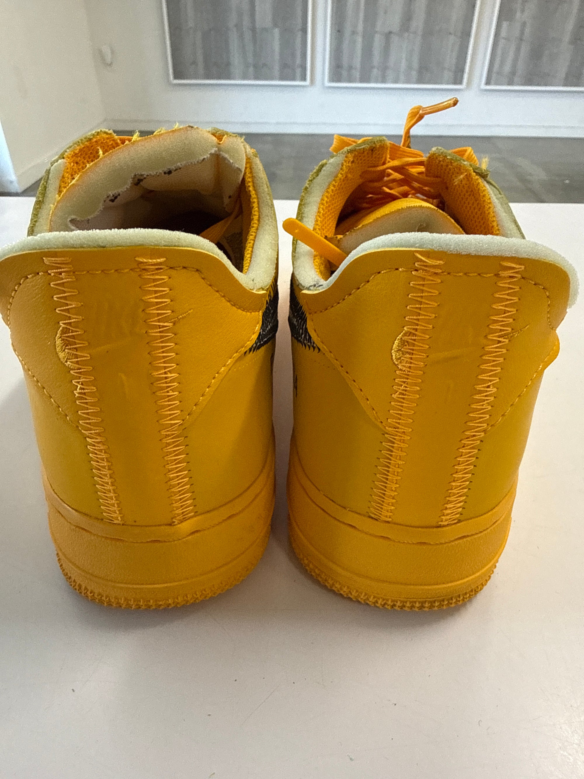 OFF WHITE AIR FORCE 1 LOW UNIVERSITY GOLD - SIZE 9.5 (WORN)