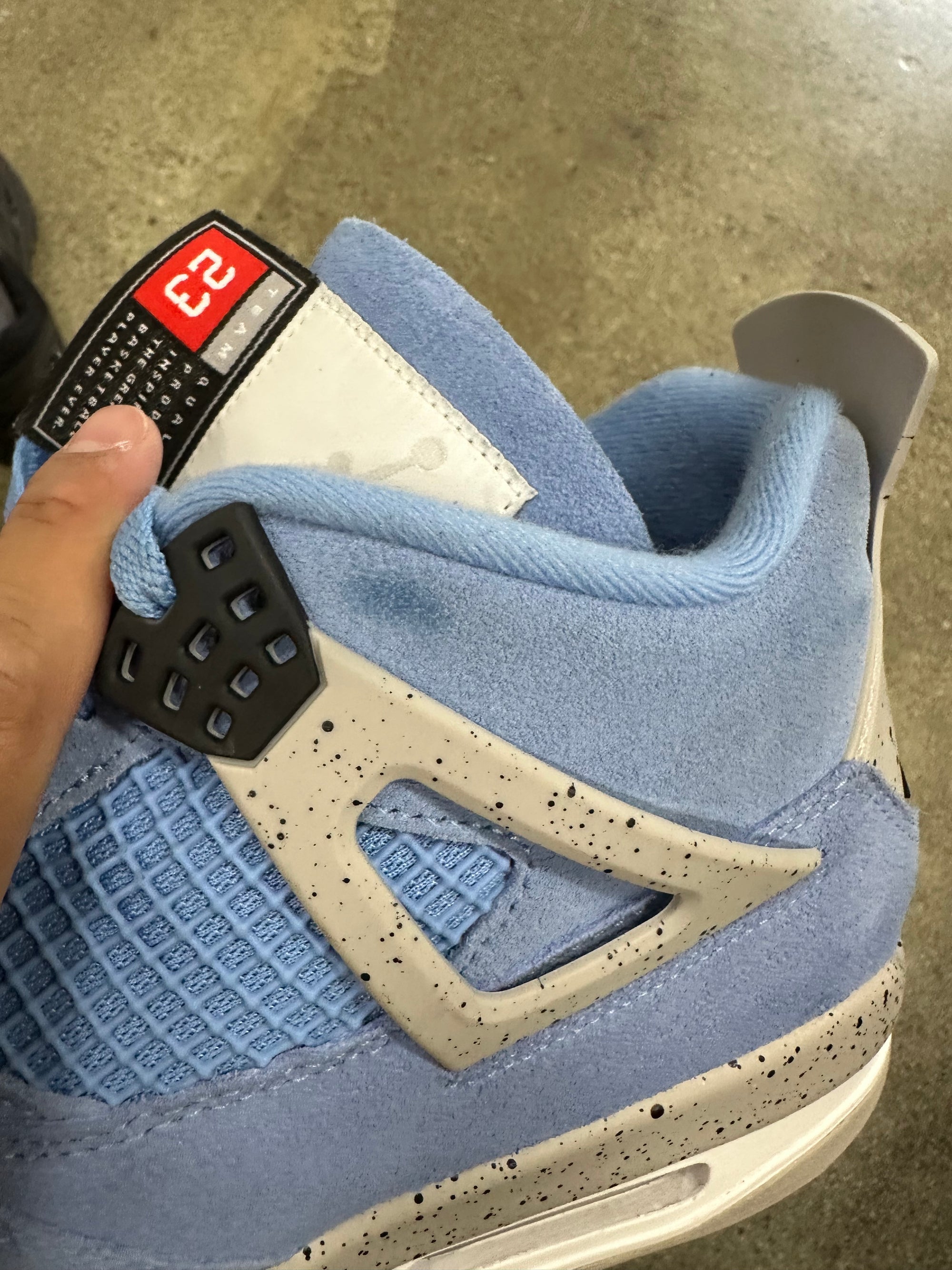AIR JORDAN 4 UNIVERSITY BLUE - SIZE 11 (WORN)