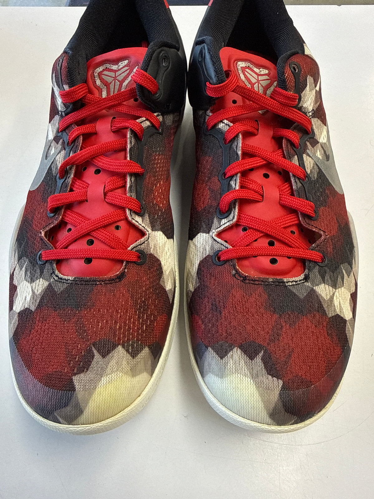 KOBE 8 SYSTEM MILK SNAKE - SIZE 9 (WORN)