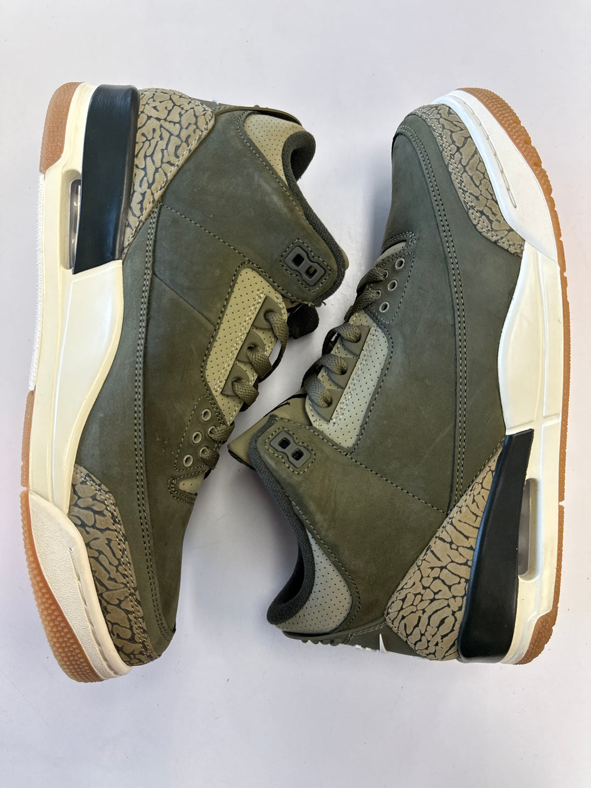 AIR JORDAN 3 FAMILY AFFAIR - SIZE 10 (WORN)
