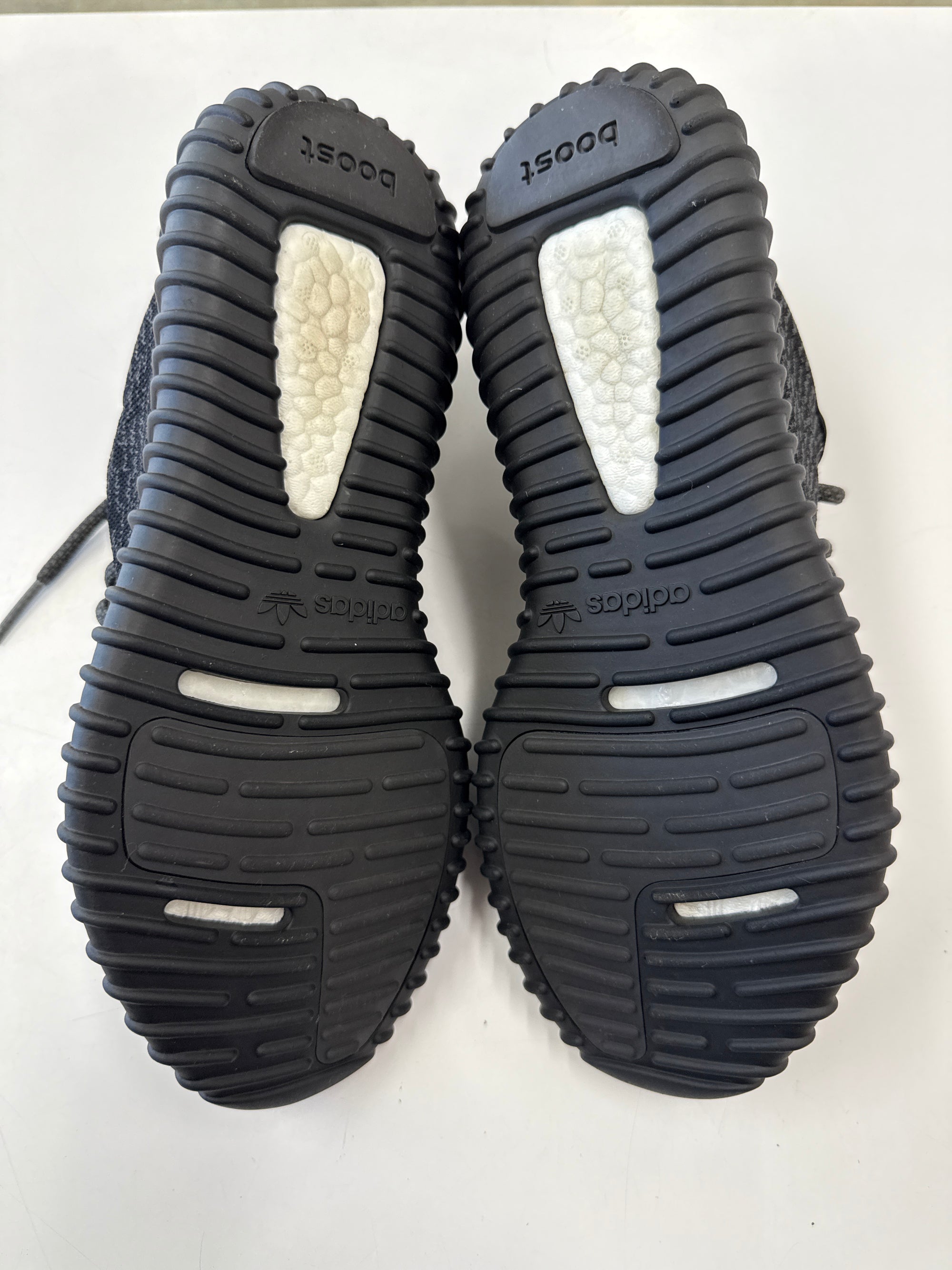 YEEZY BOOST 350 PIRATE BLACK 350 - SIZE 8.5 (WORN)
