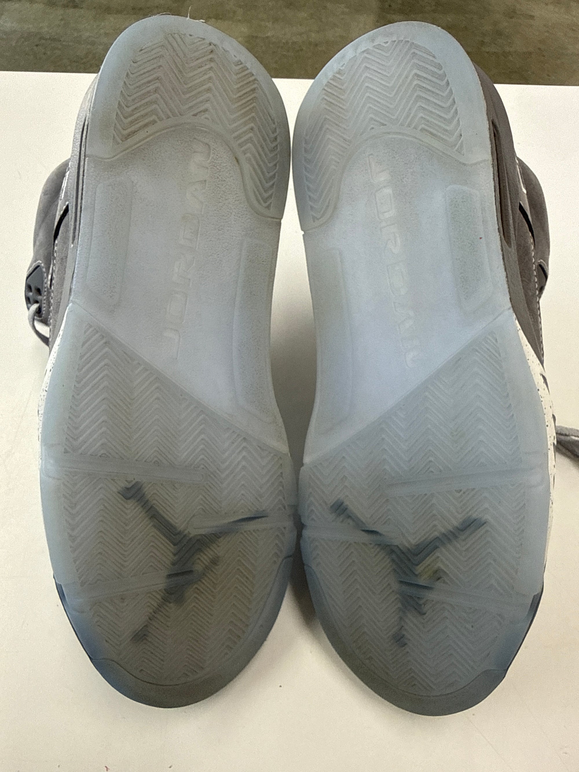 AIR JORDAN 5 WOLF GREY 2026 - SIZE 9.5 (WORN)