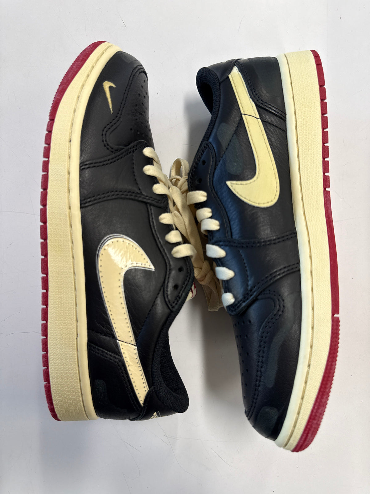 AIR JORDAN 1 LOW OG NIGEL SYLVESTER BETTER WITH TIME - SIZE 9 (WORN)