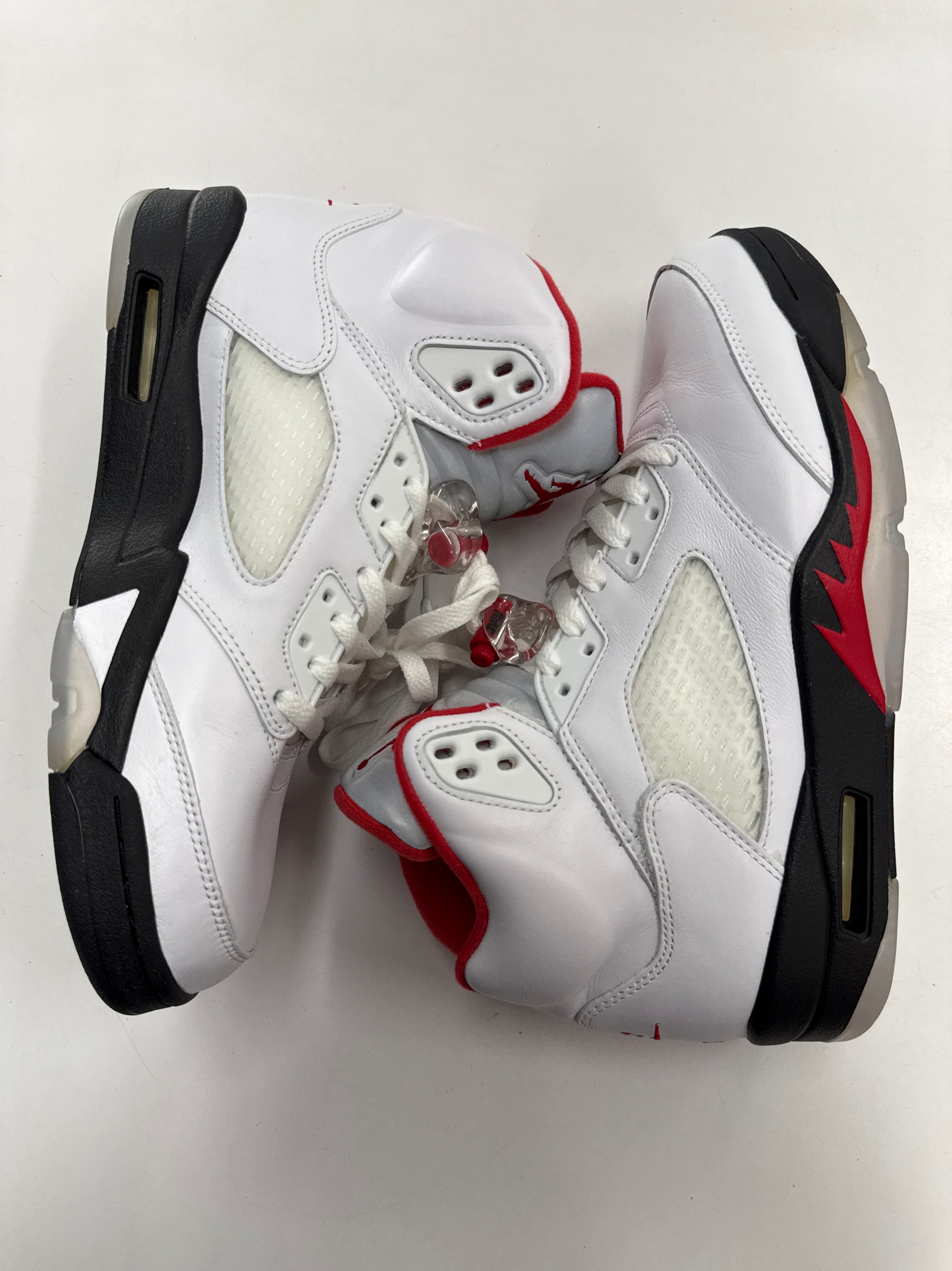 AIR JORDAN 5 FIRE RED SILVER TONGUE 2020 - SIZE 9 (WORN)