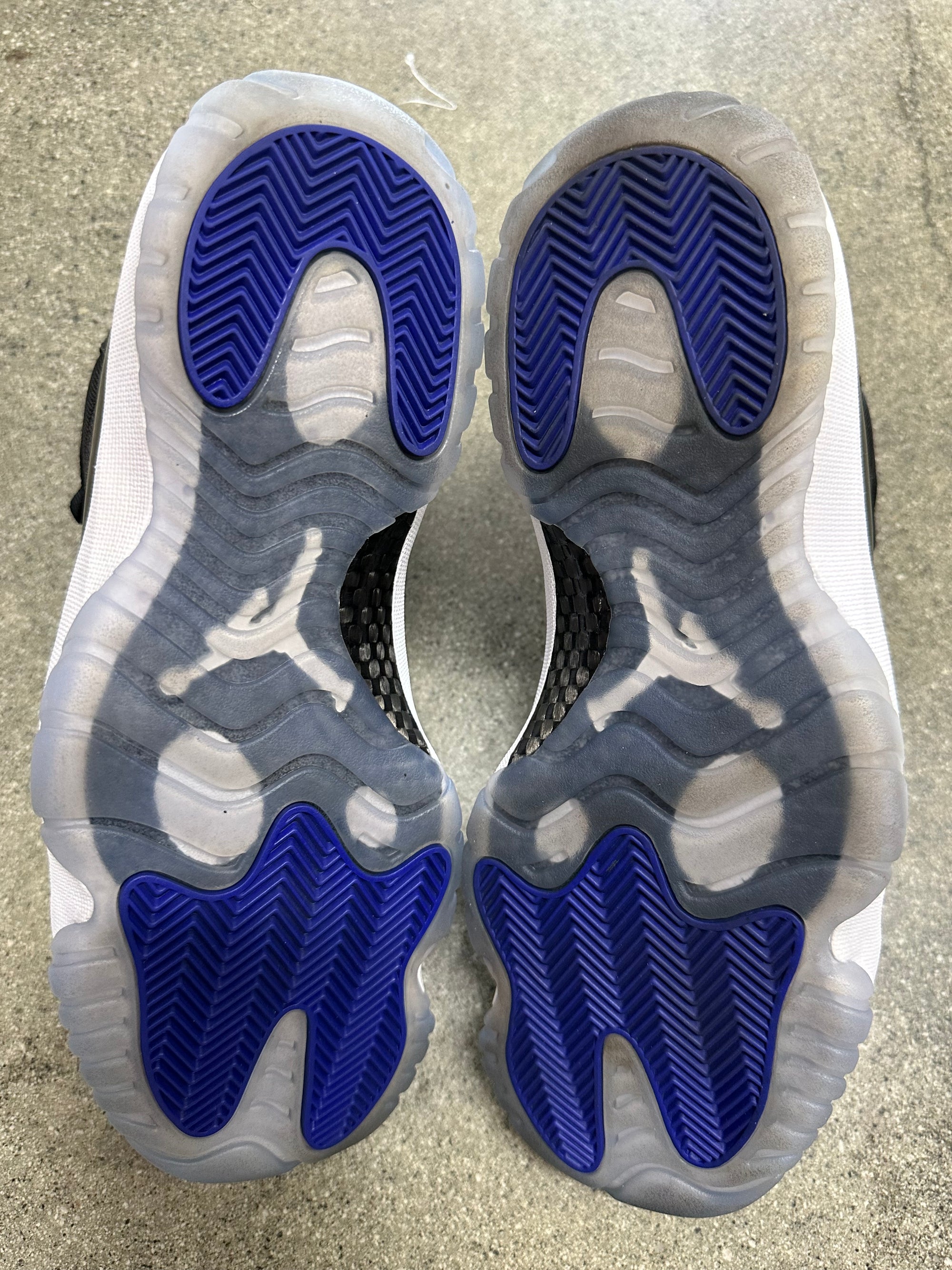 AIR JORDAN 11 SPACE JAM 2016 - SIZE 10.5 (WORN)