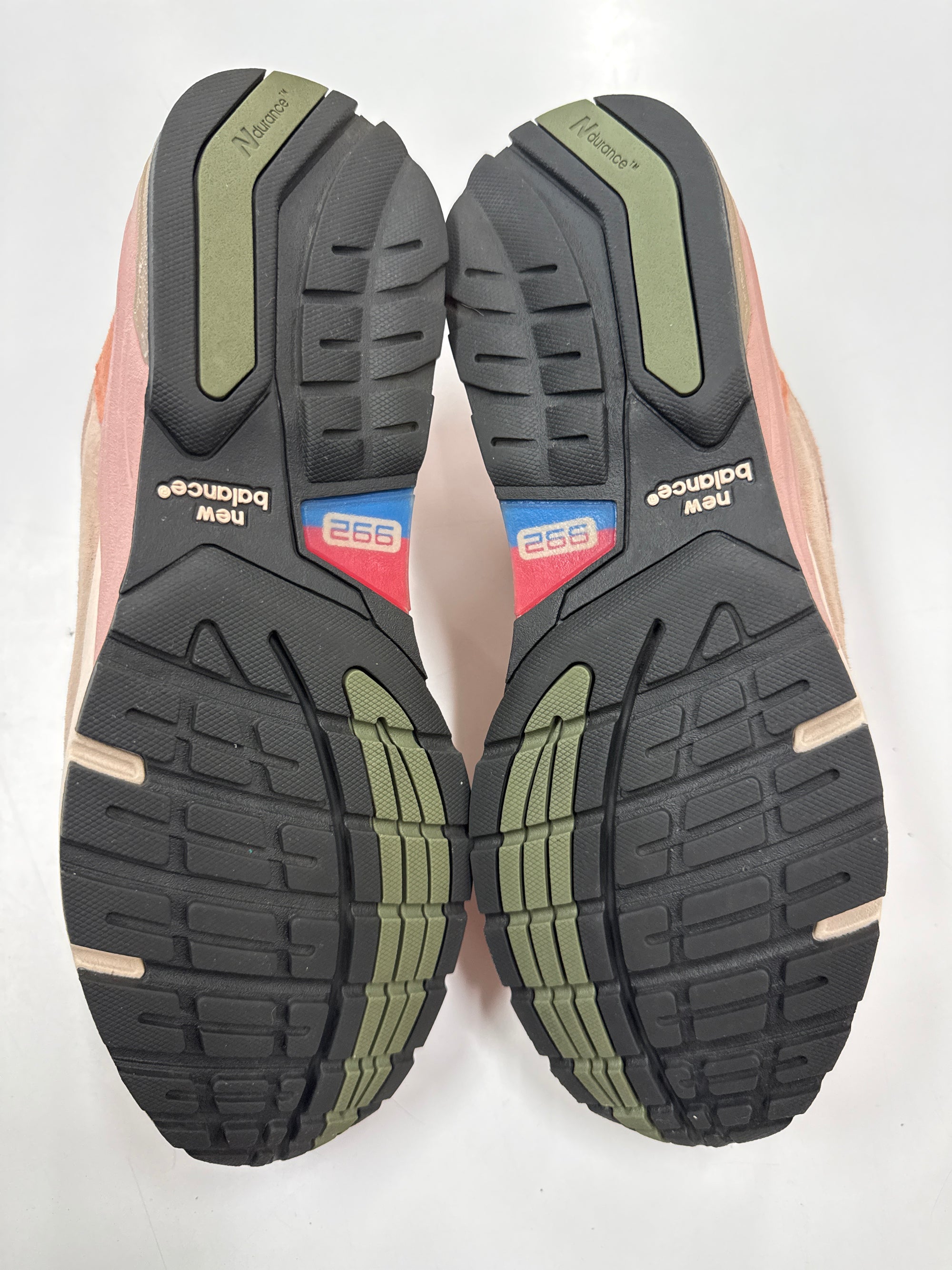 NEW BALANCE 992 JOE FRESHGOODS AGED WELL - SIZE 8.5 (WORN)